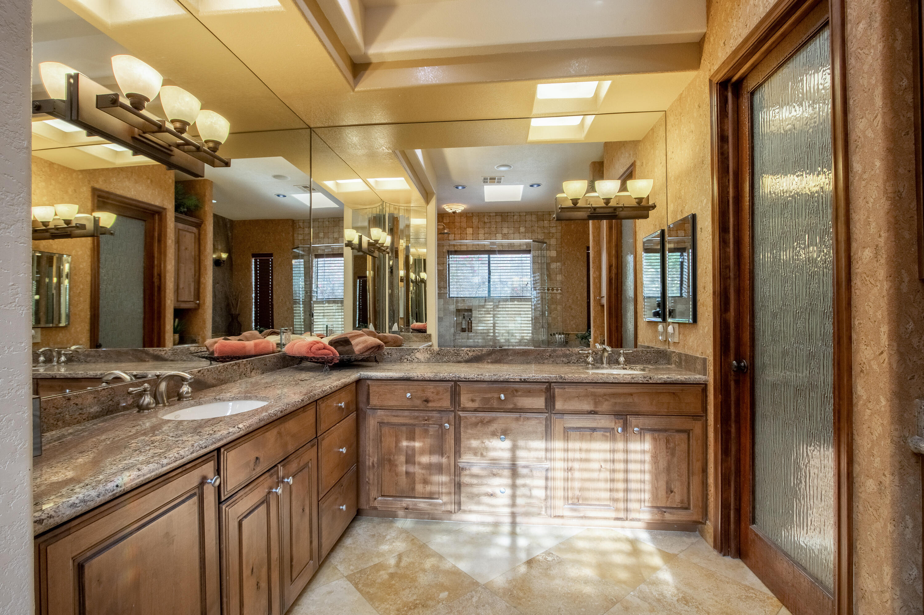 La Quinta, California, 92253, United States, 4 Bedrooms Bedrooms, ,4 BathroomsBathrooms,Residential,For Sale,1992034