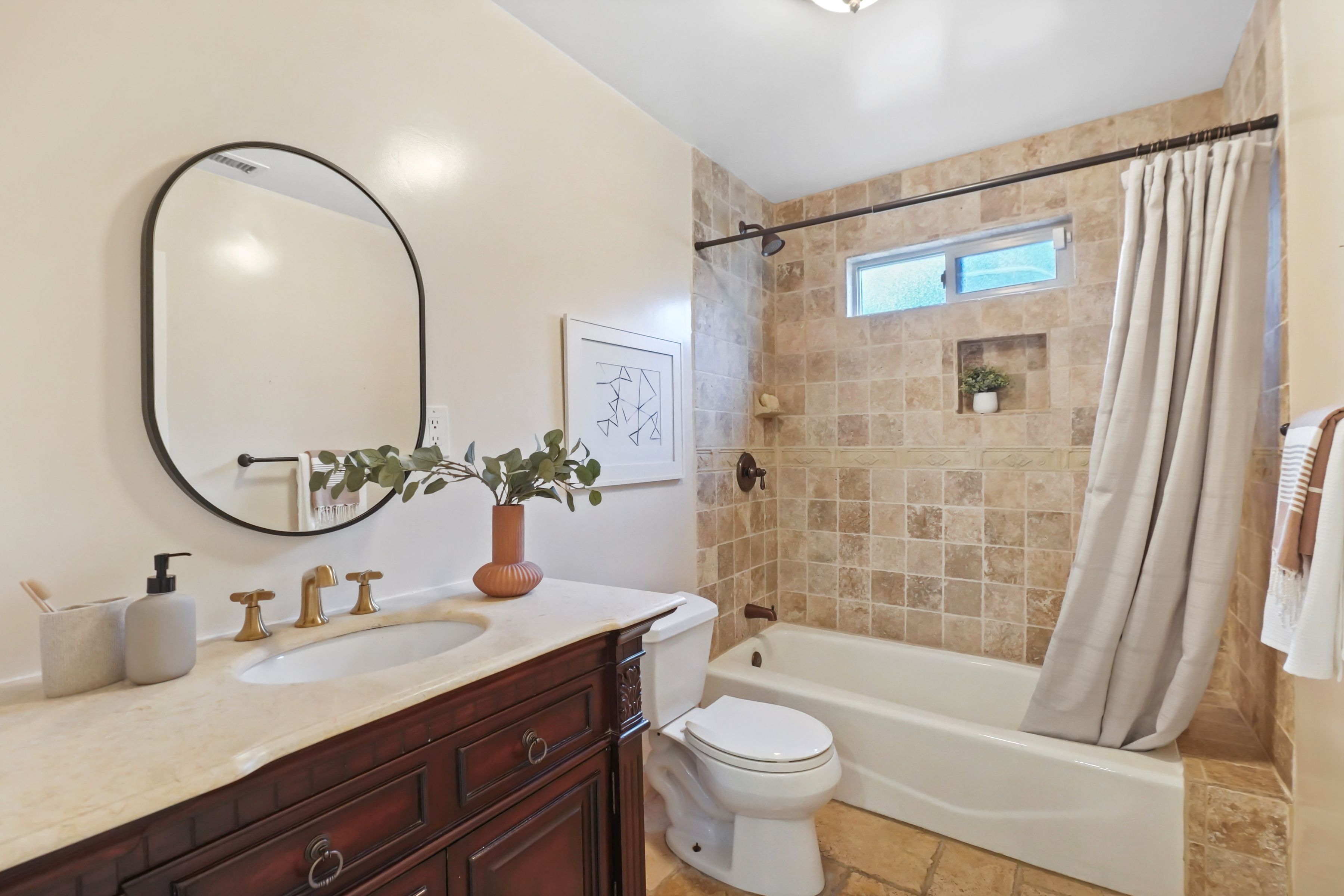  11593 Kling Street - 物件實景