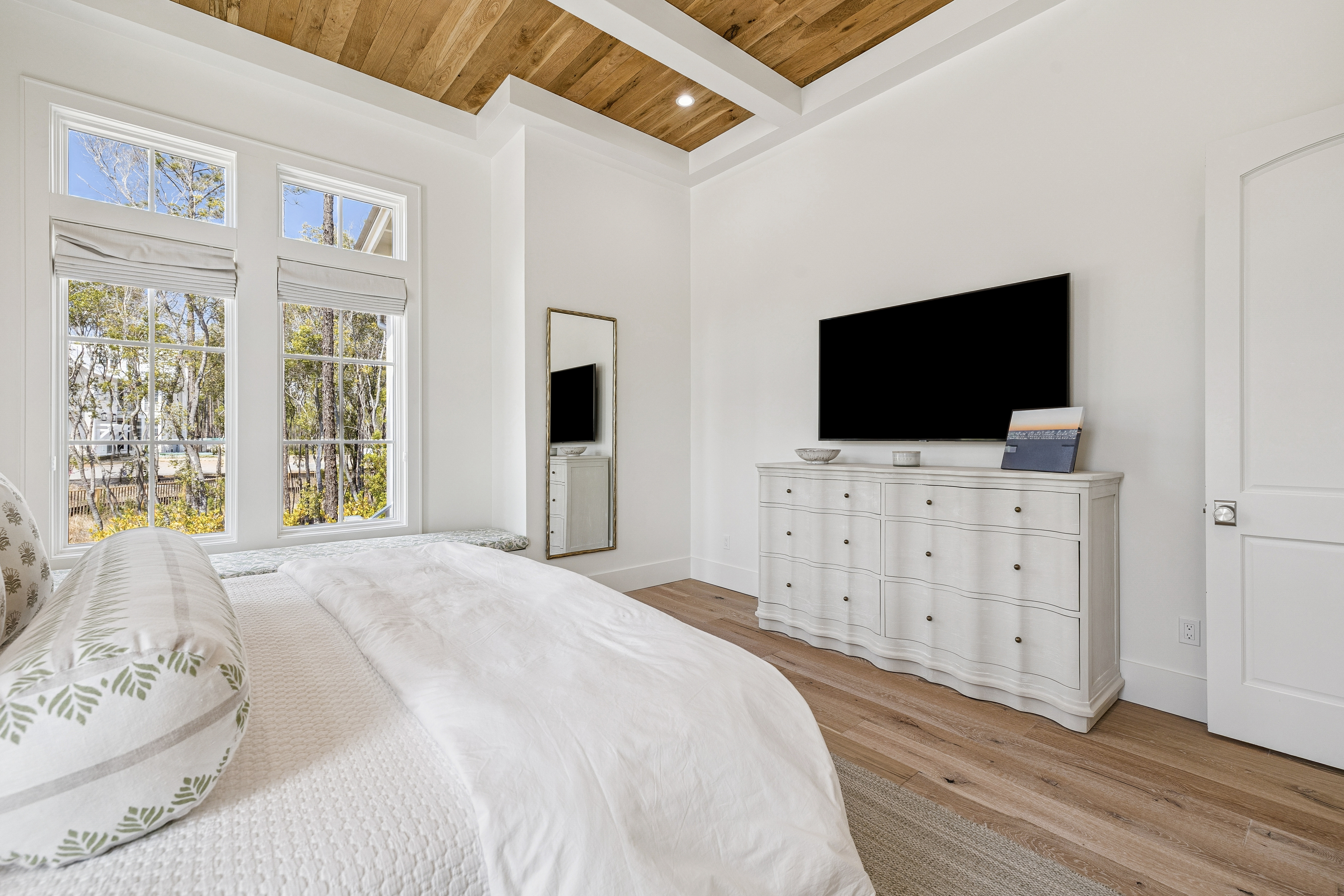  Refined Coastal Residence With Designer Interiors And Exceptional Craftsmanship - 物件實景