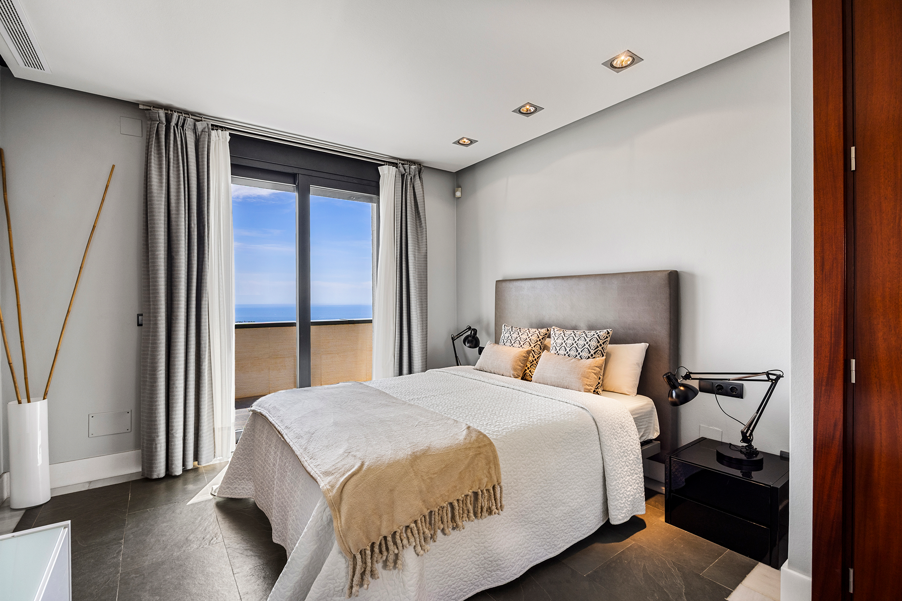  A modernist villa with captivating panoramic views - 物件實景