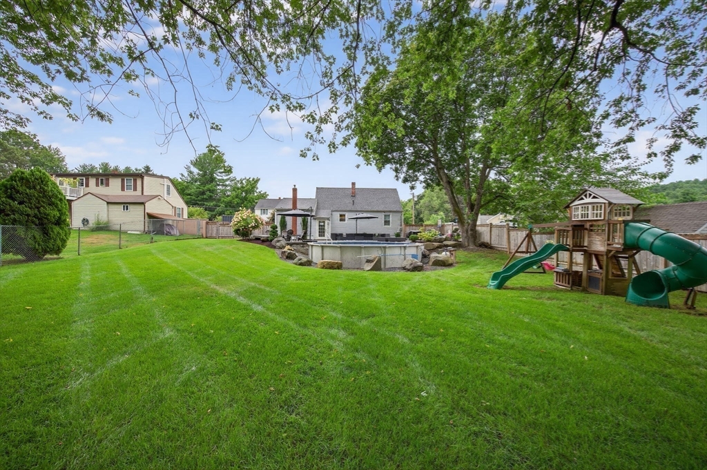 Dracut, Massachusetts, 01826, United States, 4 Bedrooms Bedrooms, ,2 BathroomsBathrooms,Residential,For Sale,1937209