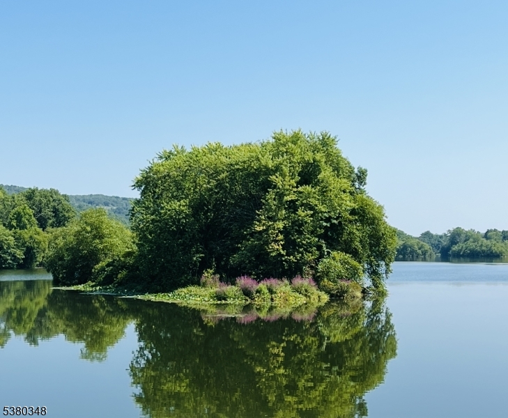 Pompton Lakes Boro, New Jersey, 07442, United States, 3 Bedrooms Bedrooms, ,3 BathroomsBathrooms,Residential,For Sale,1925292