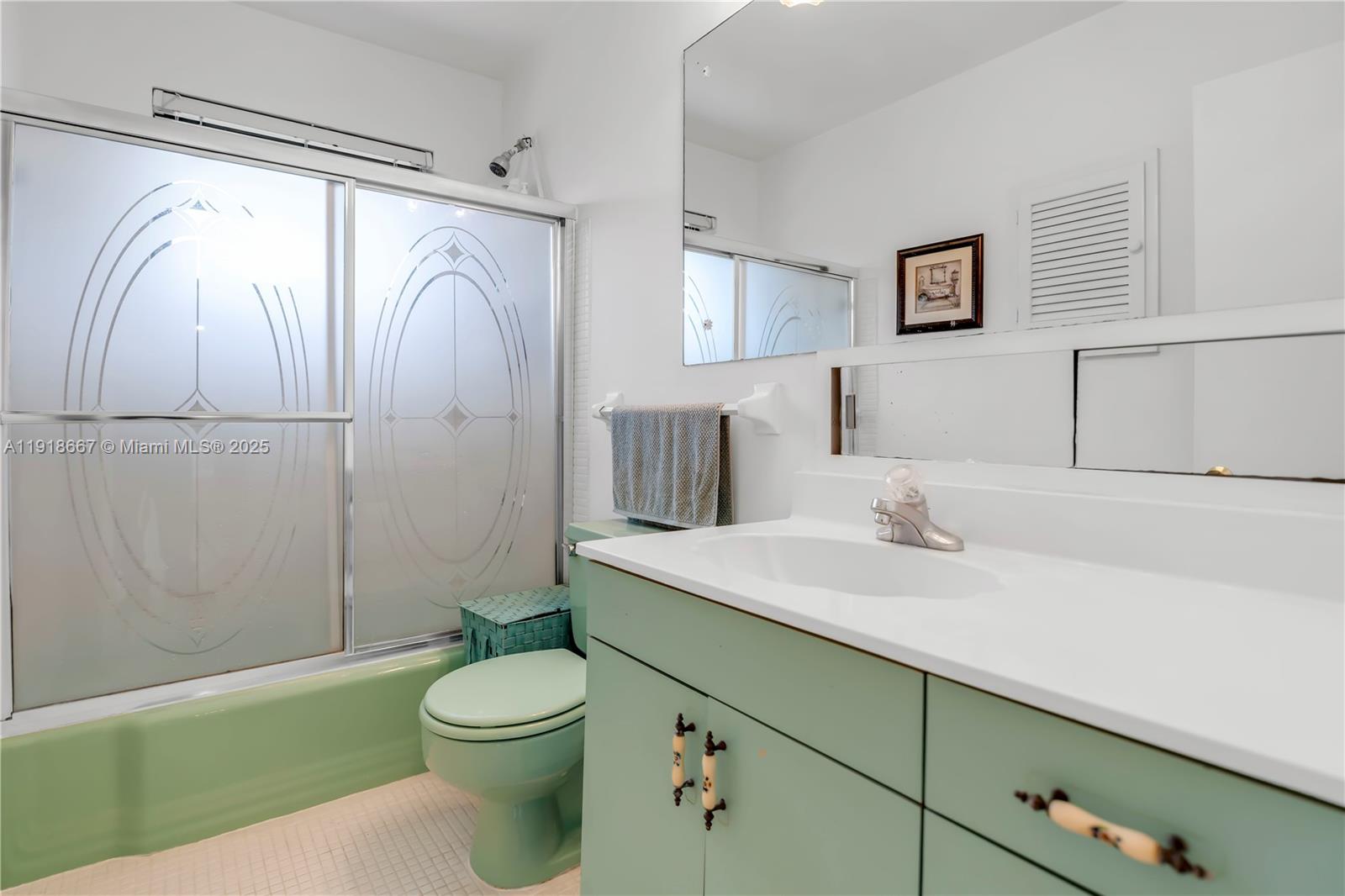 Miami, Florida, 33157, United States, 3 Bedrooms Bedrooms, ,2 BathroomsBathrooms,Residential,For Sale,1997339