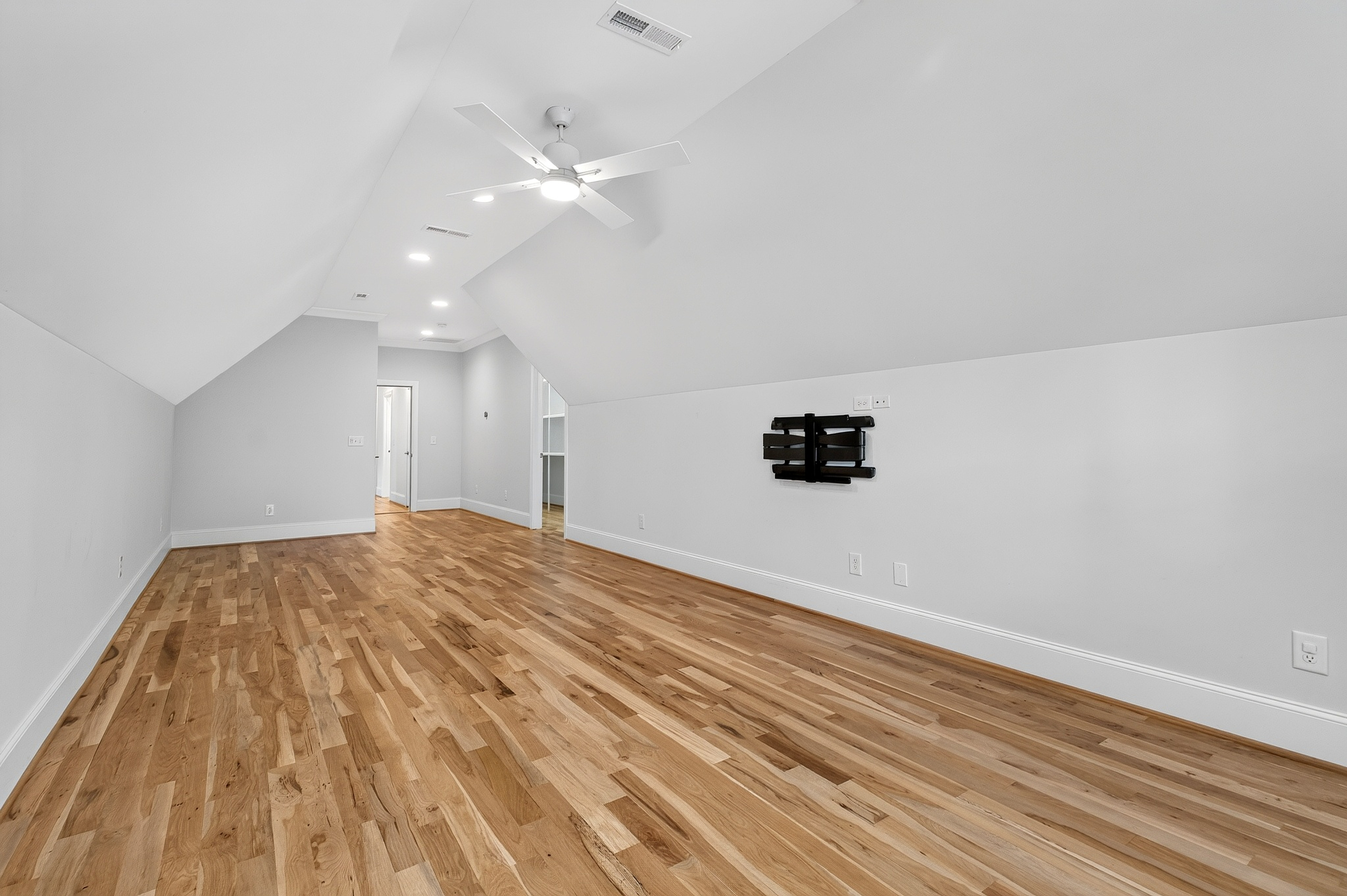  911 Canterbury Road, Raleigh, NC 27607 - 物件實景