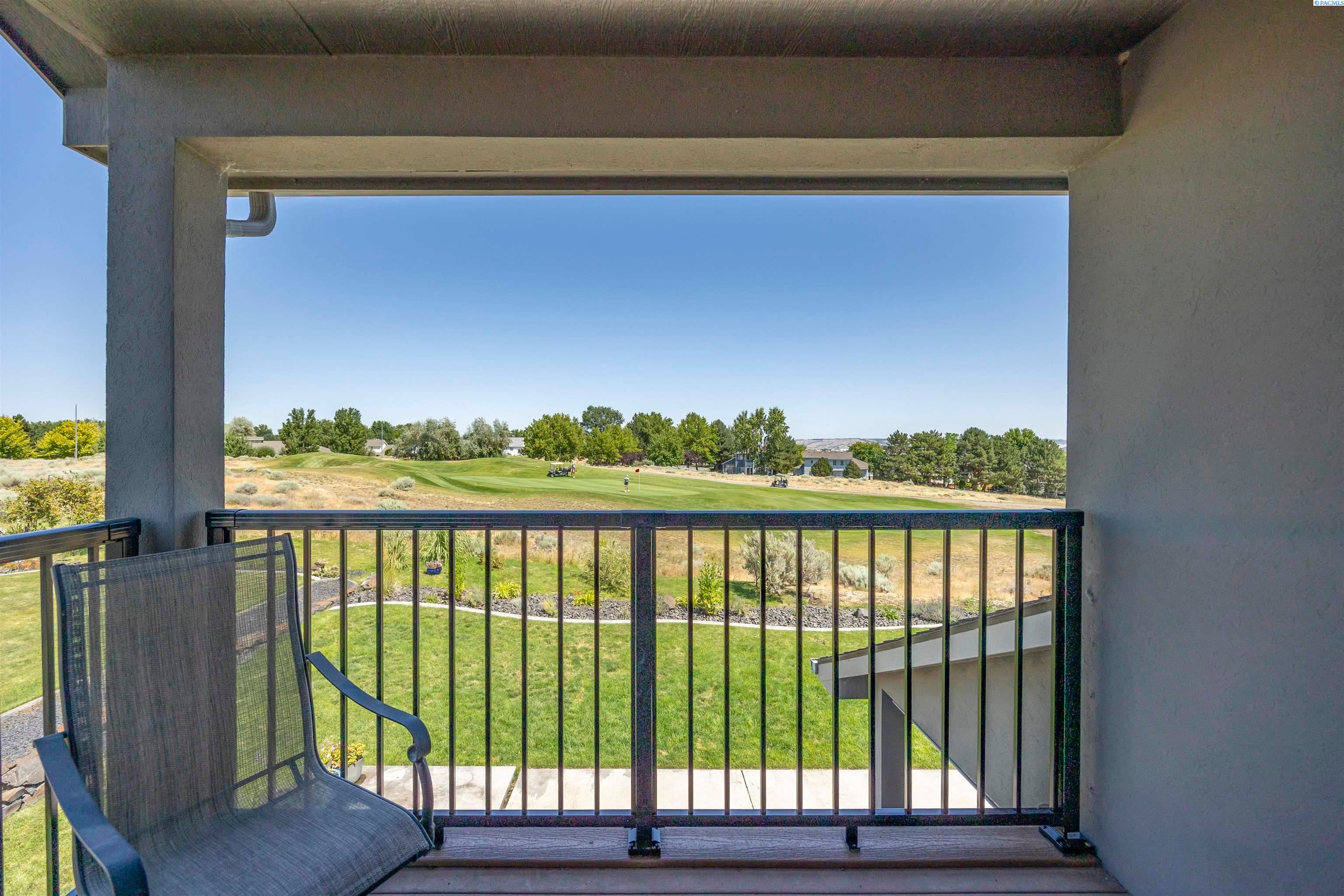 Richland, Washington, 99354, United States, 4 Bedrooms Bedrooms, ,3 BathroomsBathrooms,Residential,For Sale,1980969