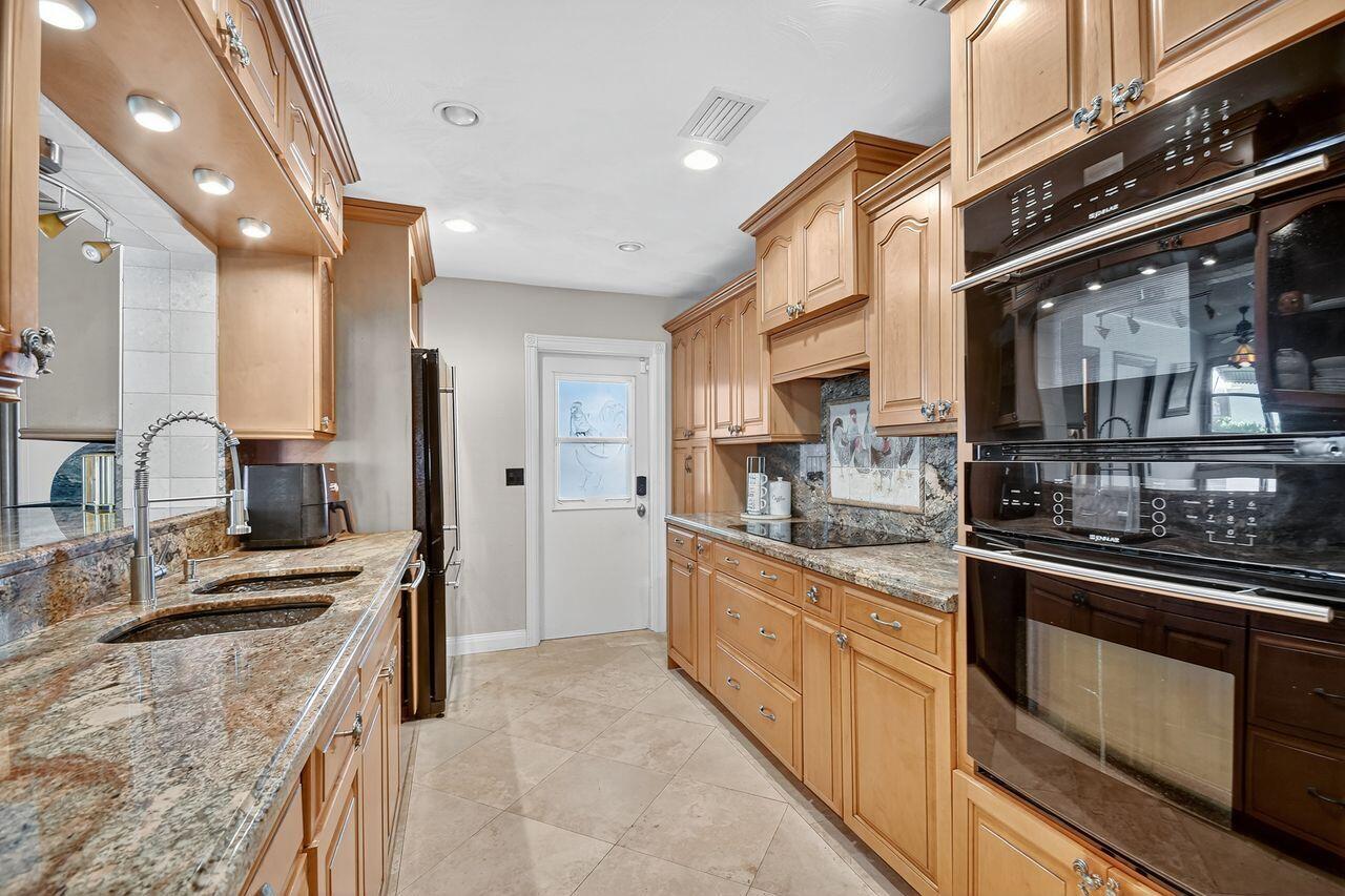 Palm Springs, Florida, 33461, United States, 3 Bedrooms Bedrooms, ,2 BathroomsBathrooms,Residential,For Sale,1901355