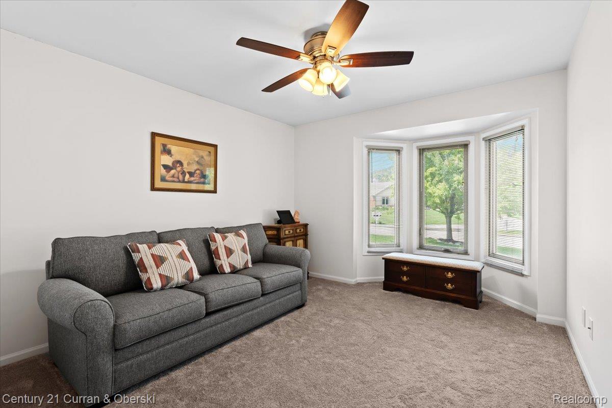 Northville, Michigan, 48168, United States, 3 Bedrooms Bedrooms, ,4 BathroomsBathrooms,Residential,For Sale,1921714