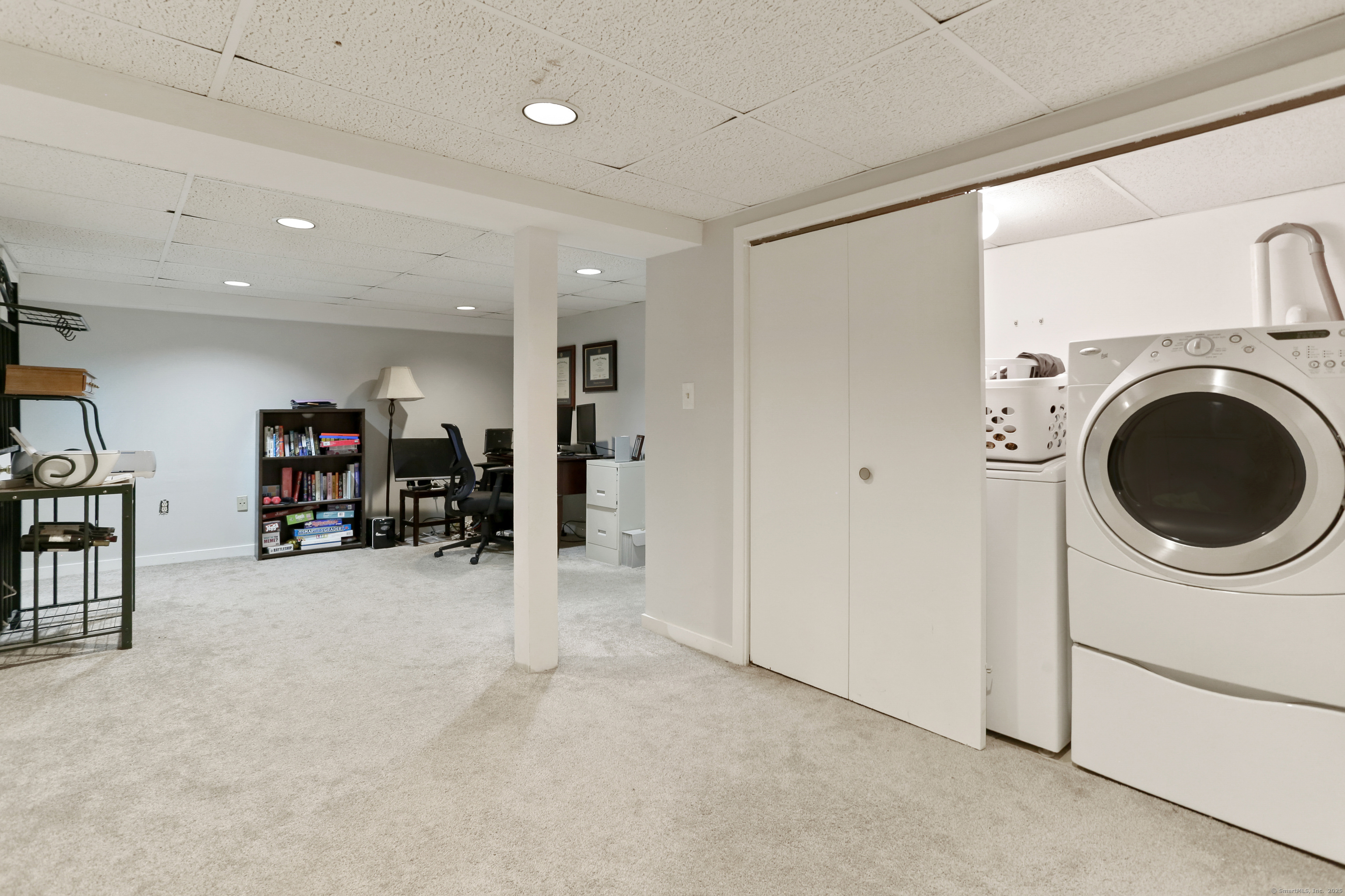 Fairfield, Connecticut, 06824, United States, 3 Bedrooms Bedrooms, ,2 BathroomsBathrooms,Residential,For Sale,1916978
