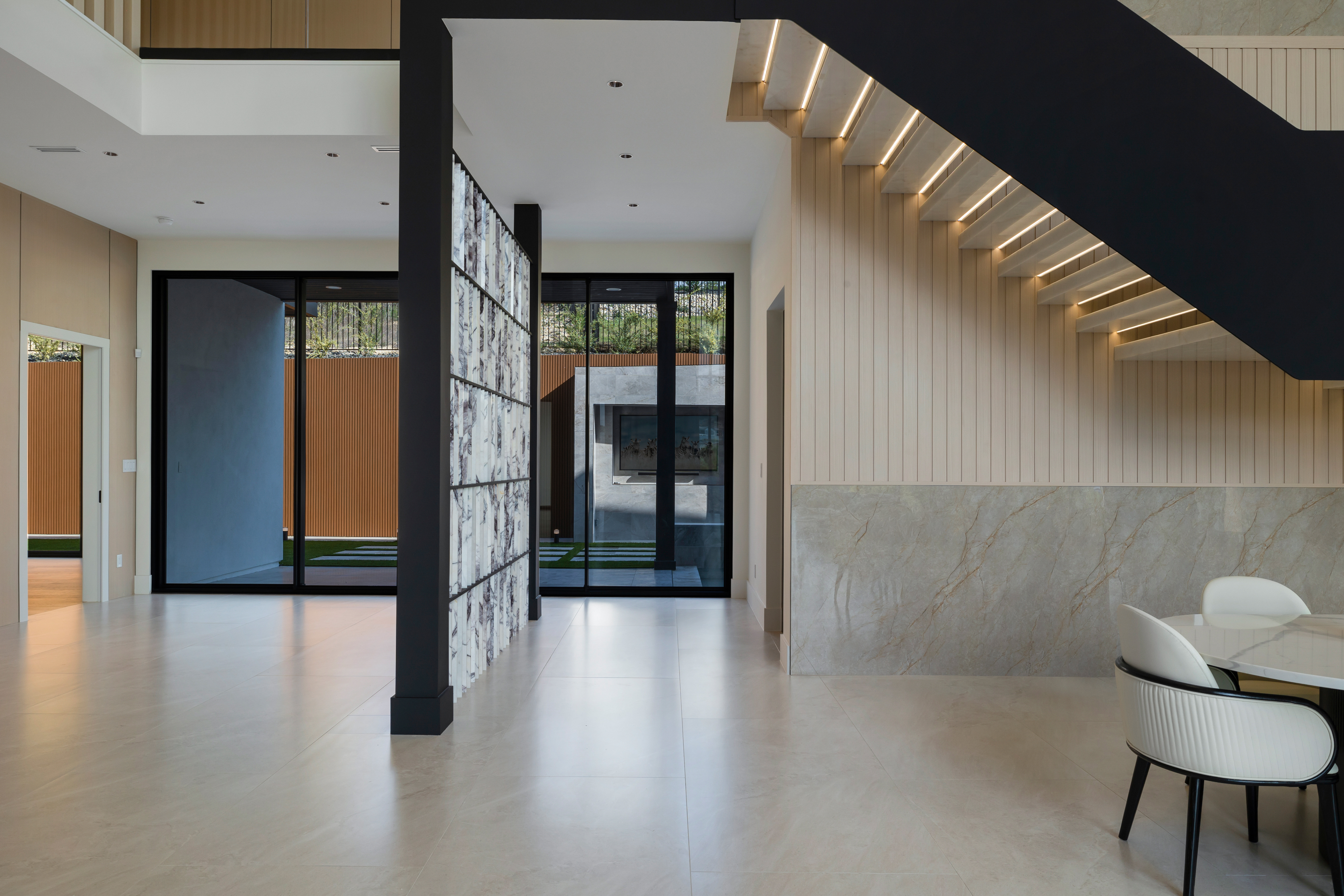  Bold Contemporary Estate for Elevated Living - 物件實景