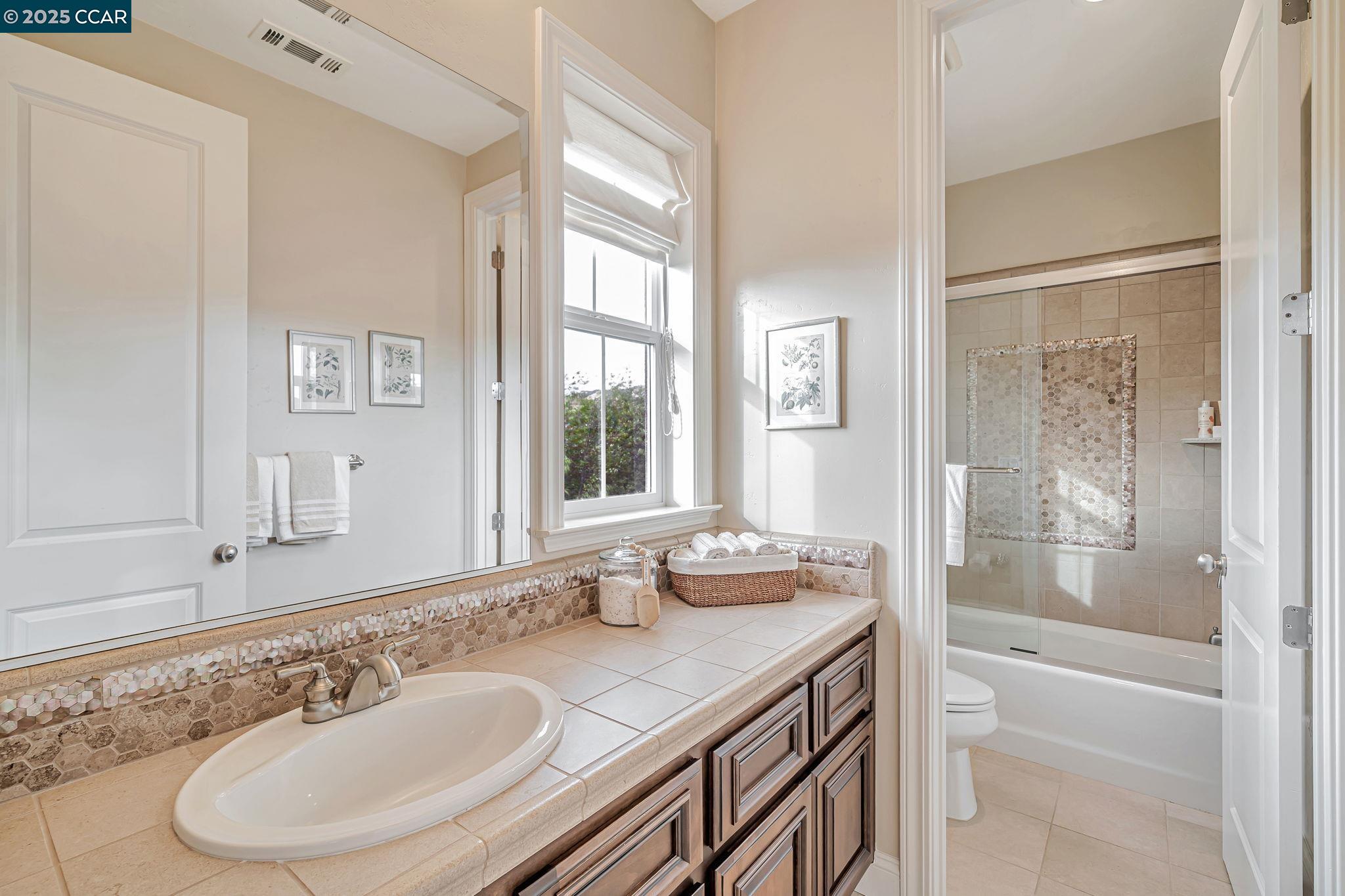 Danville, California, 94526, United States, 6 Bedrooms Bedrooms, ,6 BathroomsBathrooms,Residential,For Sale,1901970