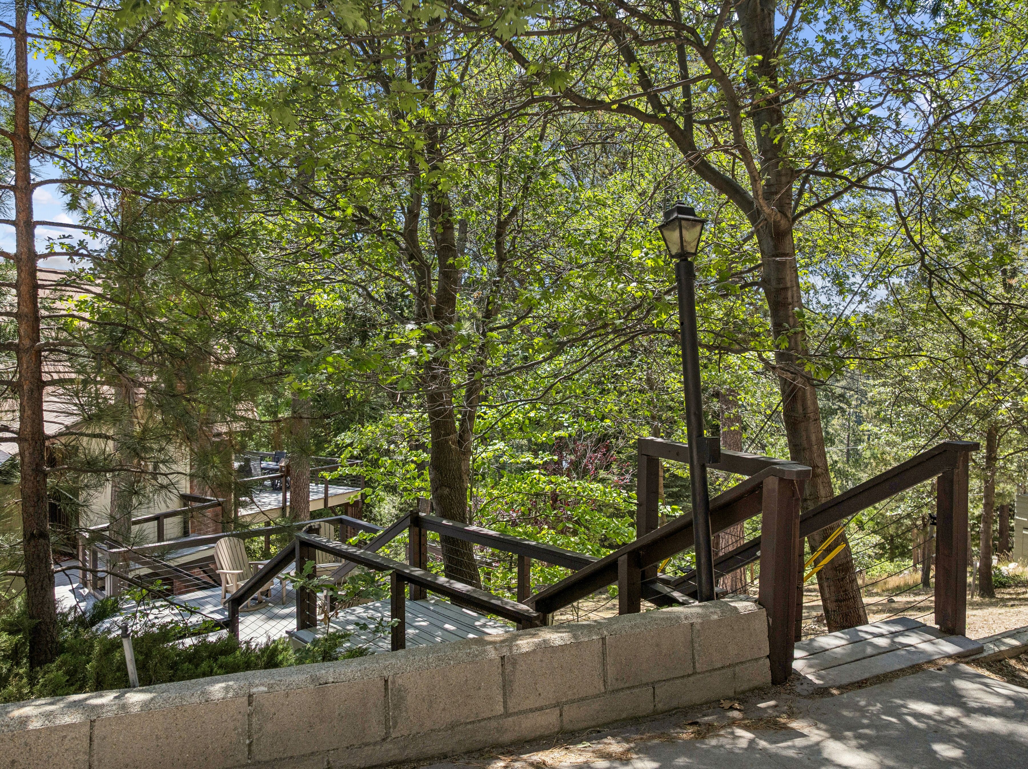  686 Grass Valley Road, Lake Arrowhead, CA 92352 - 物件實景