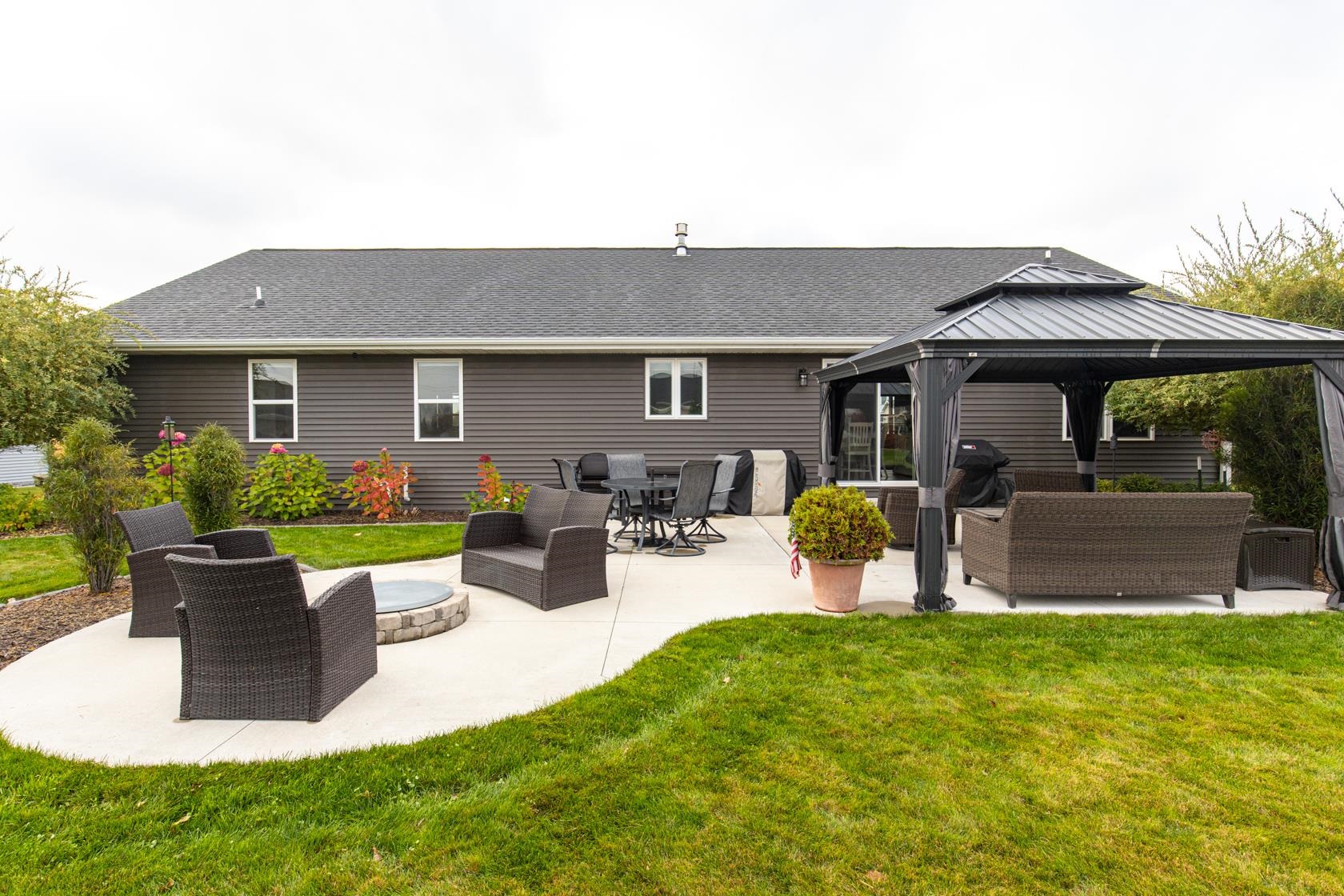 Appleton, Wisconsin, 54915, United States, 4 Bedrooms Bedrooms, ,3 BathroomsBathrooms,Residential,For Sale,1983520