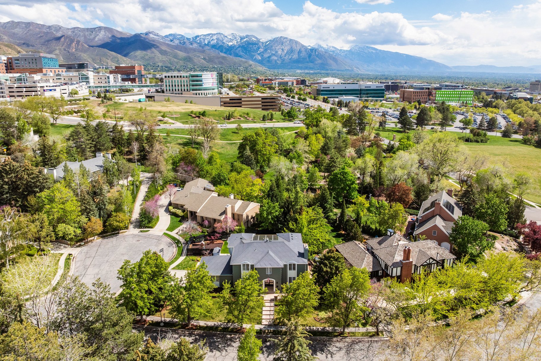  BEAUTIFULLY UPDATED FEDERAL HEIGHTS TWO STORY HOME - 物件實景