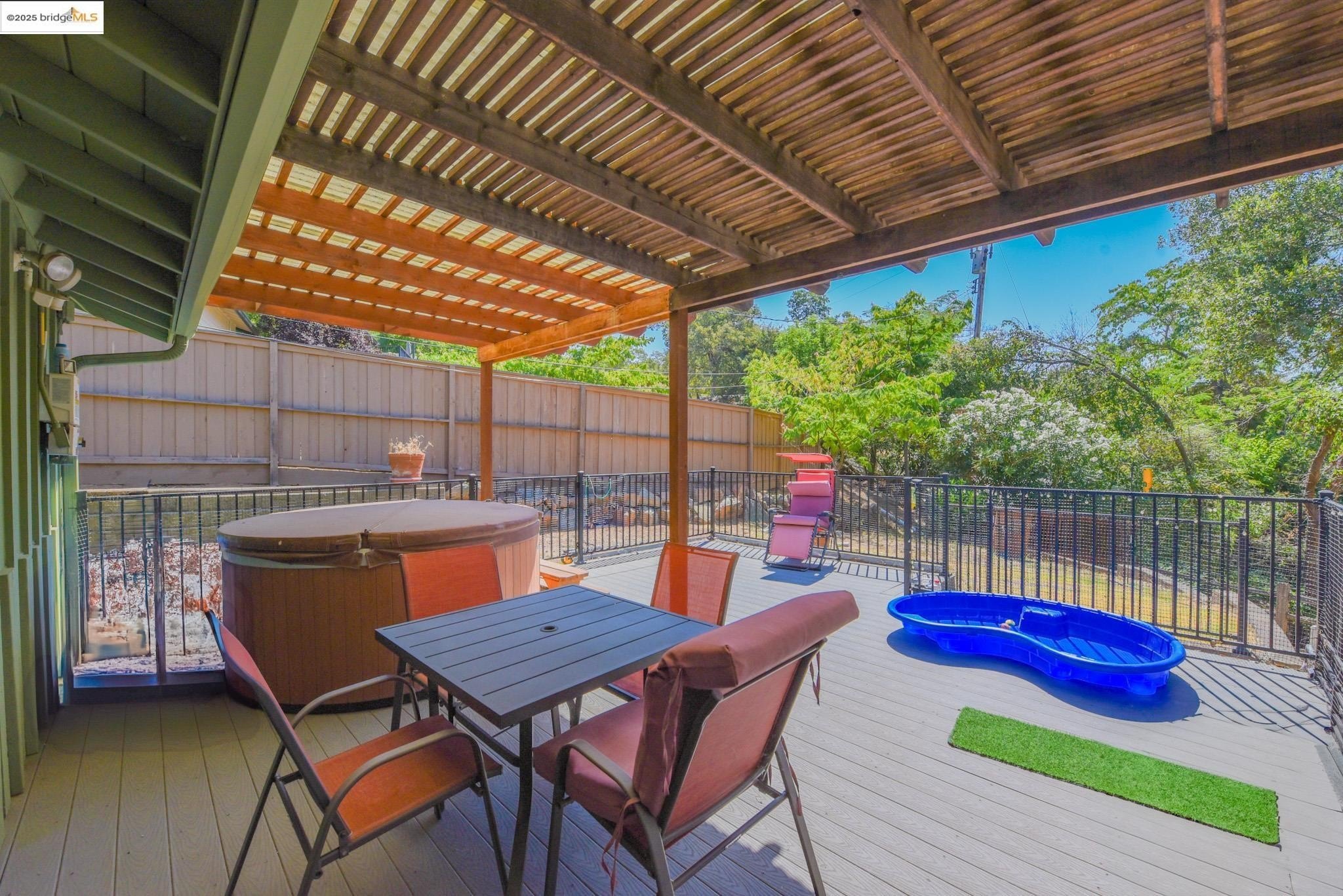 Sonora, California, 95370, United States, 4 Bedrooms Bedrooms, ,2 BathroomsBathrooms,Residential,For Sale,1917180