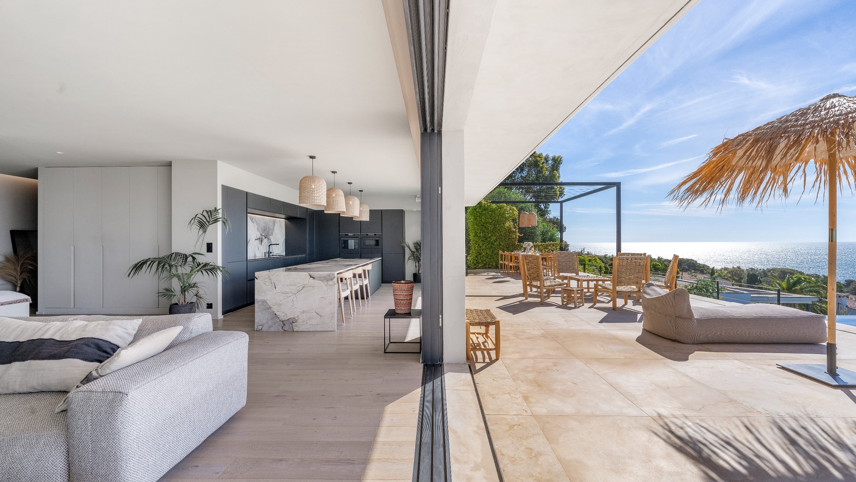  Les Issambres, stunning contemporary home for sale, panoramic sea views close t… - 物件實景