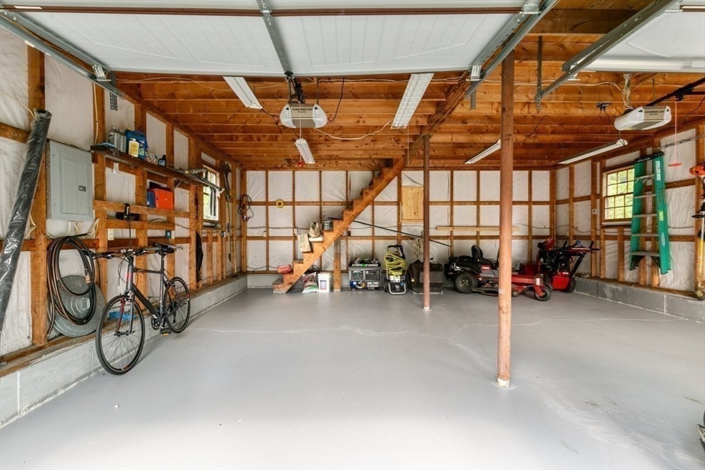 Haverhill, Massachusetts, 01832, United States, 4 Bedrooms Bedrooms, ,2 BathroomsBathrooms,Residential,For Sale,1906911