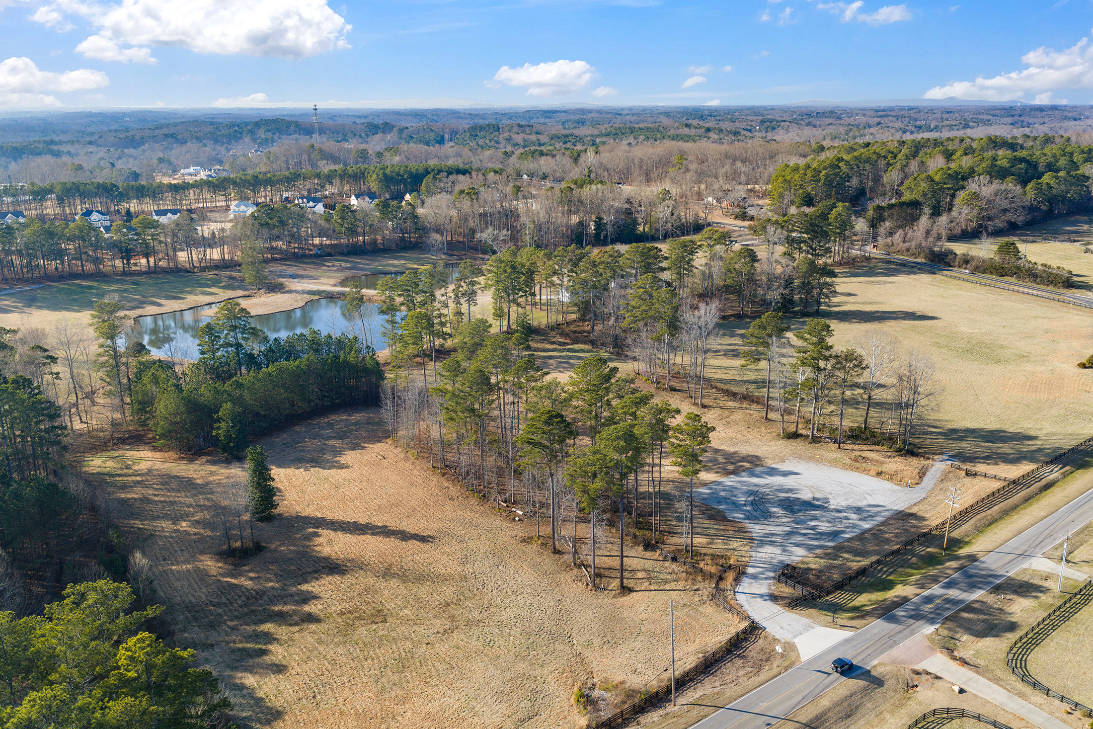  Timeless Craftsmanship in Gated Estate on Over Two Private Acres - 物件實景