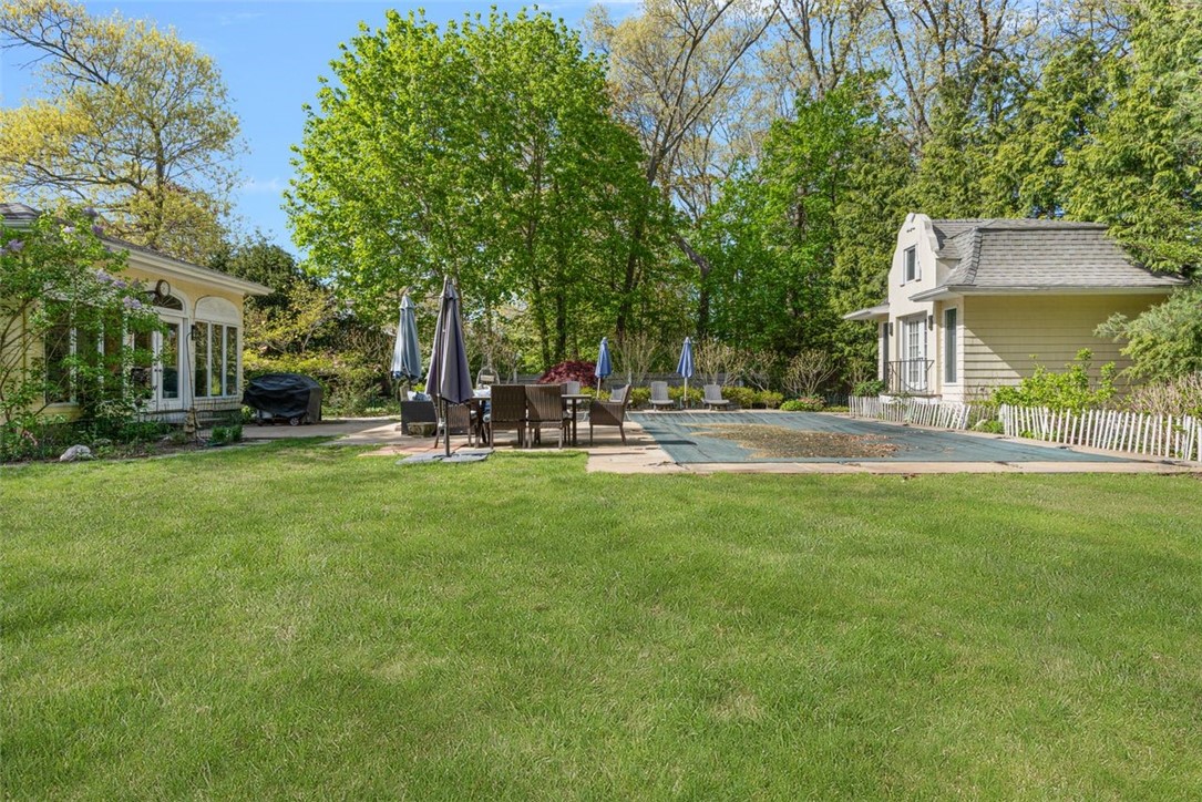 Warwick, Rhode Island, 02886, United States, 4 Bedrooms Bedrooms, ,2 BathroomsBathrooms,Residential,For Sale,1918180
