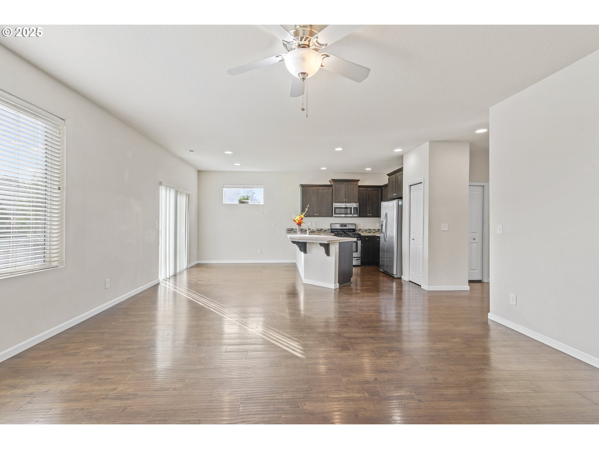 Ridgefield, Washington, 98642, United States, 4 Bedrooms Bedrooms, ,2 BathroomsBathrooms,Residential,For Sale,1970691