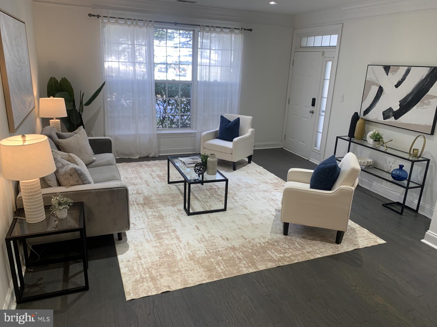 Falls Church, Virginia, 22042, United States, 3 Bedrooms Bedrooms, ,2 BathroomsBathrooms,Residential,For Sale,2001644