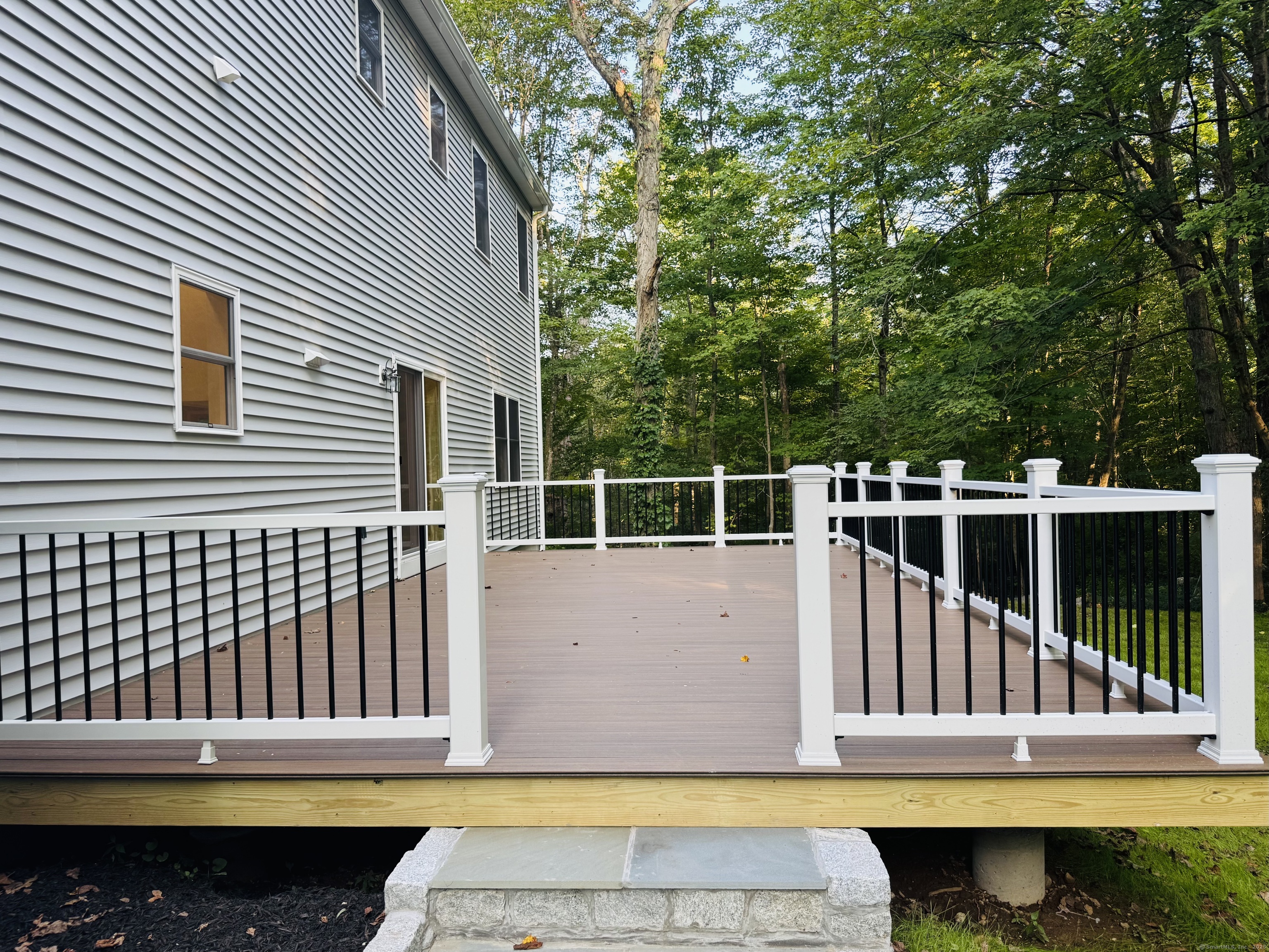 Newtown, Connecticut, 06482, United States, 4 Bedrooms Bedrooms, ,4 BathroomsBathrooms,Residential,For Sale,1917666