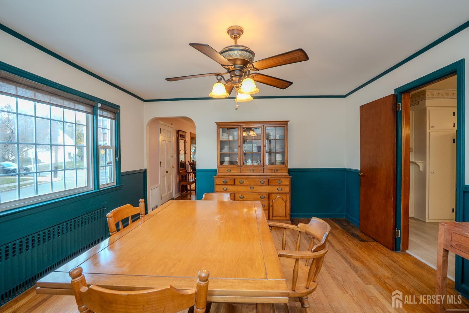 New Brunswick, New Jersey, 08901, United States, 3 Bedrooms Bedrooms, ,2 BathroomsBathrooms,Residential,For Sale,1992583