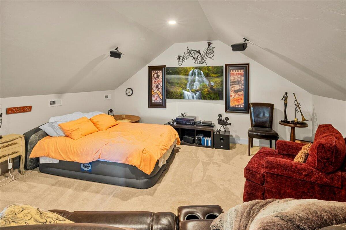 Bend, Oregon, 97703, United States, 3 Bedrooms Bedrooms, ,2 BathroomsBathrooms,Residential,For Sale,2005740