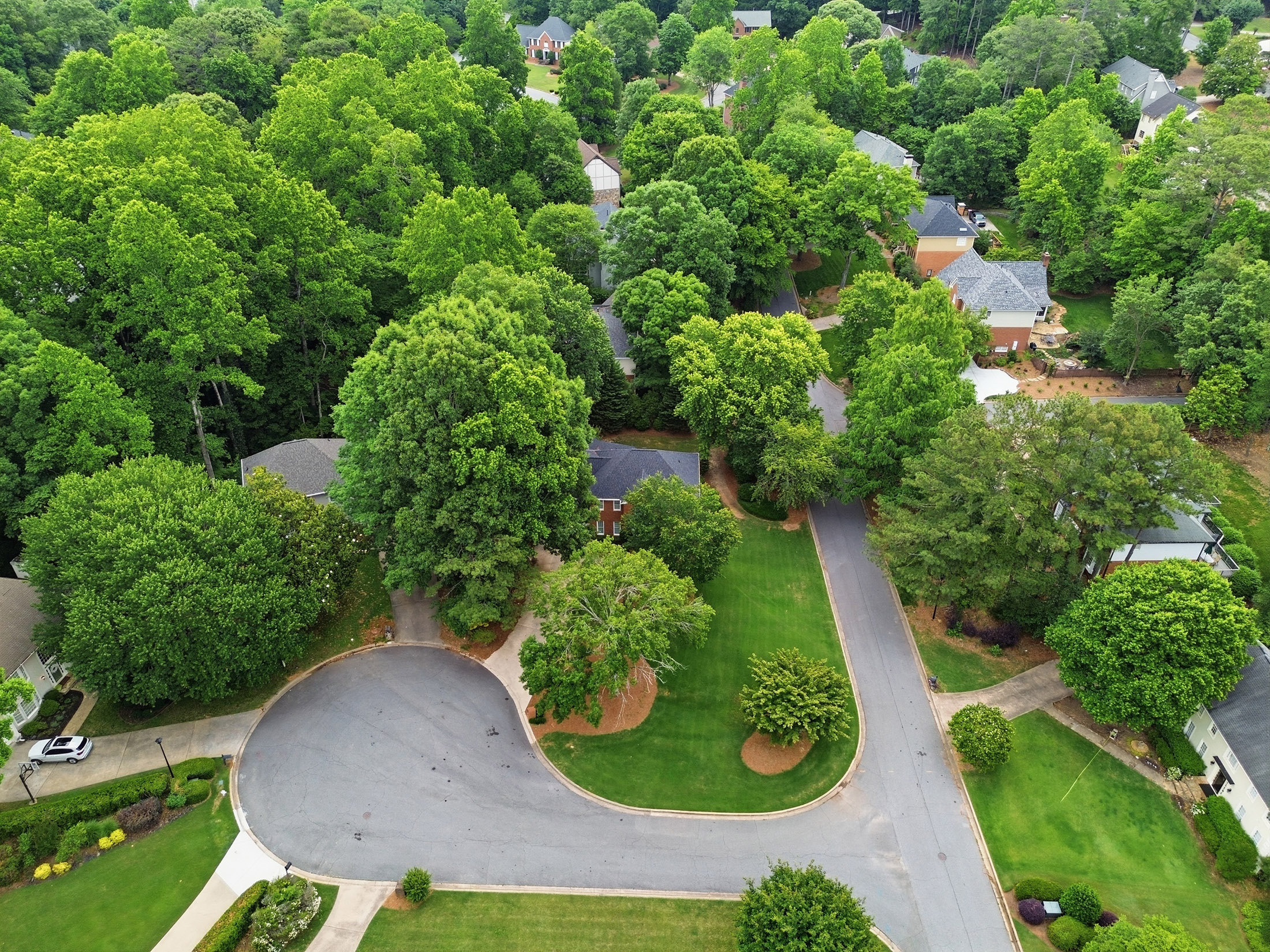  Tucked Into a Cul-de-Sac in Johns Creek’s Sought-After Glastonberry Neighborhood - 物件實景