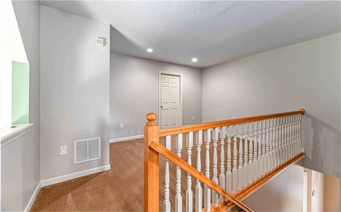 Richland, Pennsylvania, 15044, United States, 3 Bedrooms Bedrooms, ,3 BathroomsBathrooms,Residential,For Sale,1991819