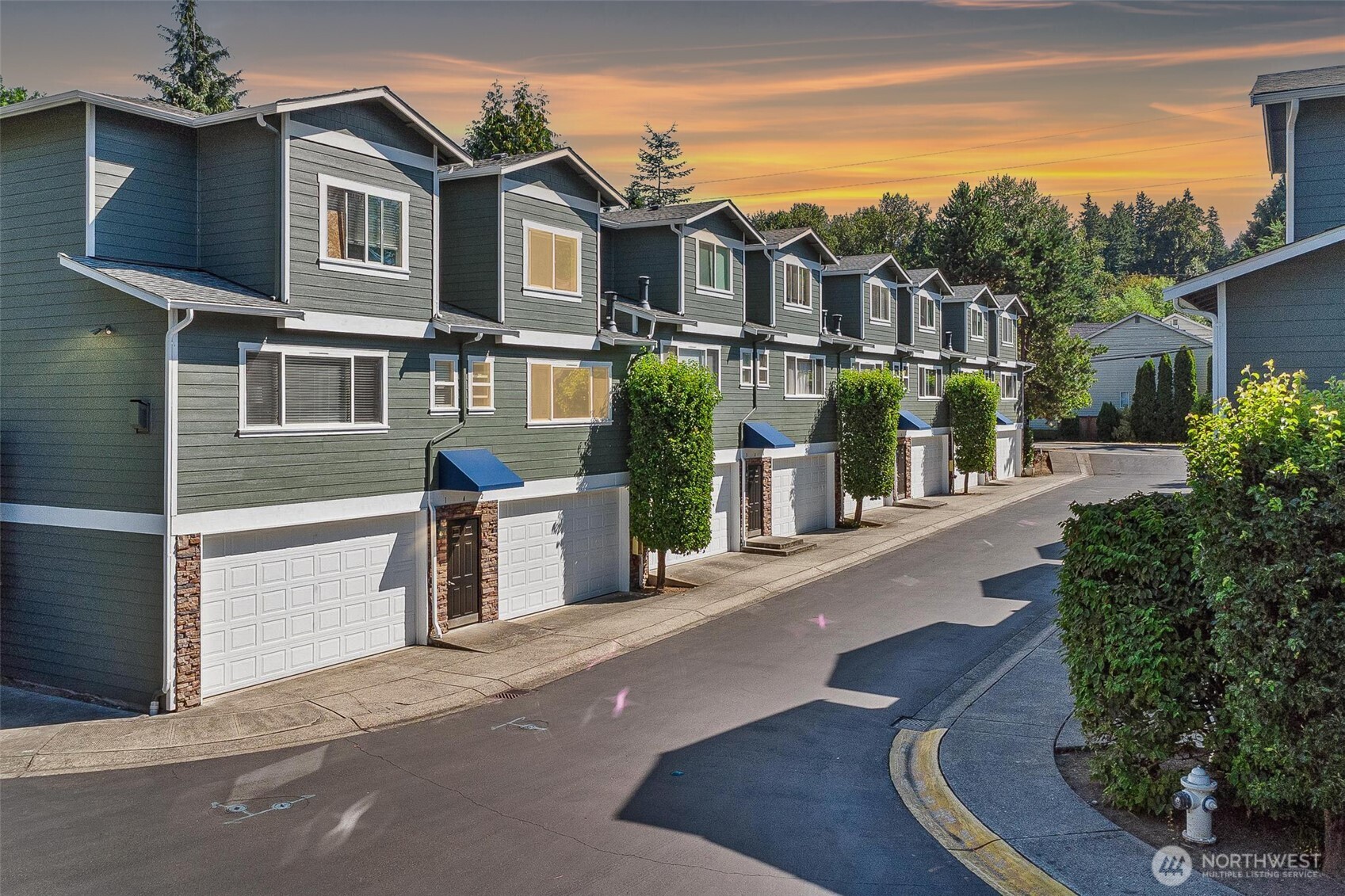 Kenmore, Washington, 98028, United States, 3 Bedrooms Bedrooms, ,2 BathroomsBathrooms,Residential,For Sale,1974587