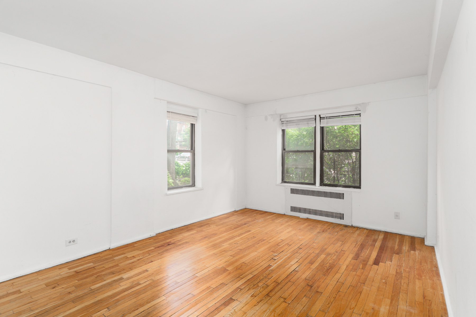  ?RENOVATED ONE BEDROOM ON THE GARDEN LEVEL? - 物件實景