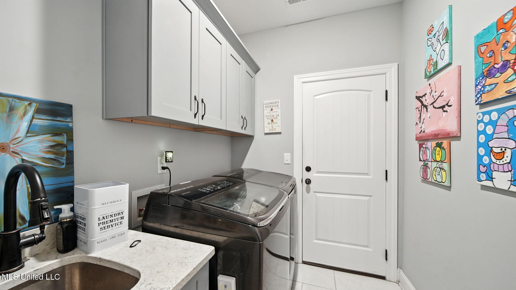 Hernando, Mississippi, 38632, United States, 4 Bedrooms Bedrooms, ,3 BathroomsBathrooms,Residential,For Sale,1978429