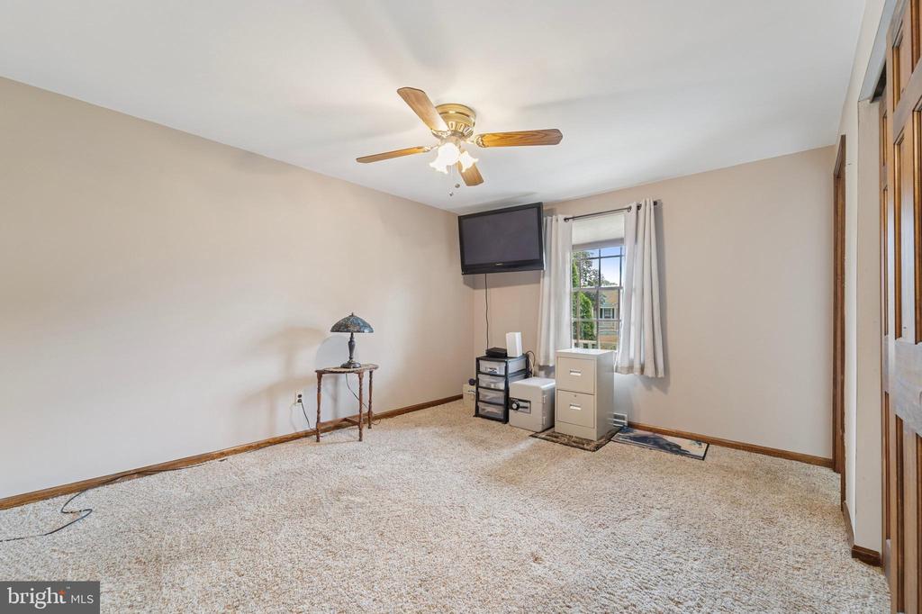 Hamilton, New Jersey, 08610, United States, 4 Bedrooms Bedrooms, ,3 BathroomsBathrooms,Residential,For Sale,1935134