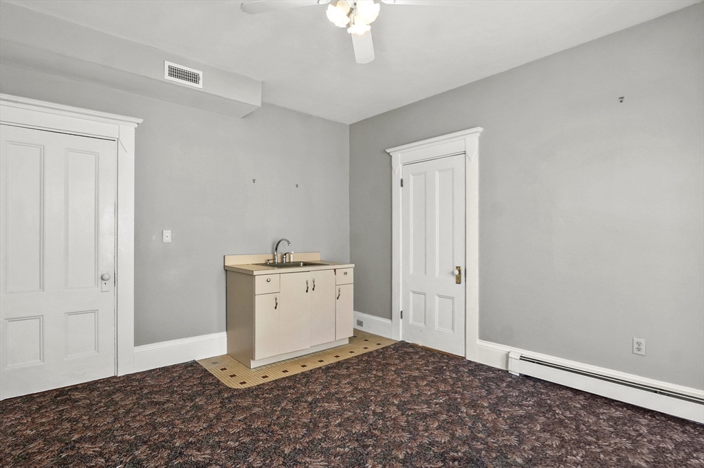 Waltham, Massachusetts, 02453, United States, 10 Bedrooms Bedrooms, ,5 BathroomsBathrooms,Residential,For Sale,1986333