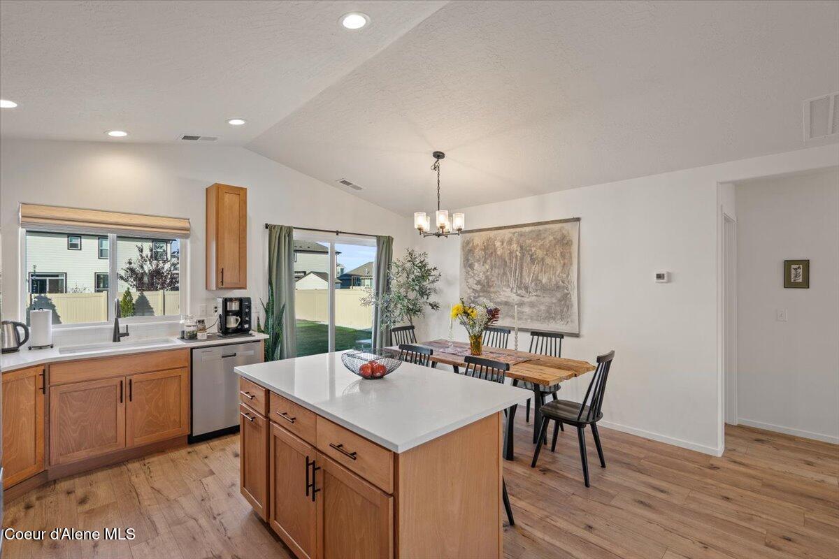 Hayden, Idaho, 83835, United States, 3 Bedrooms Bedrooms, ,2 BathroomsBathrooms,Residential,For Sale,1990456