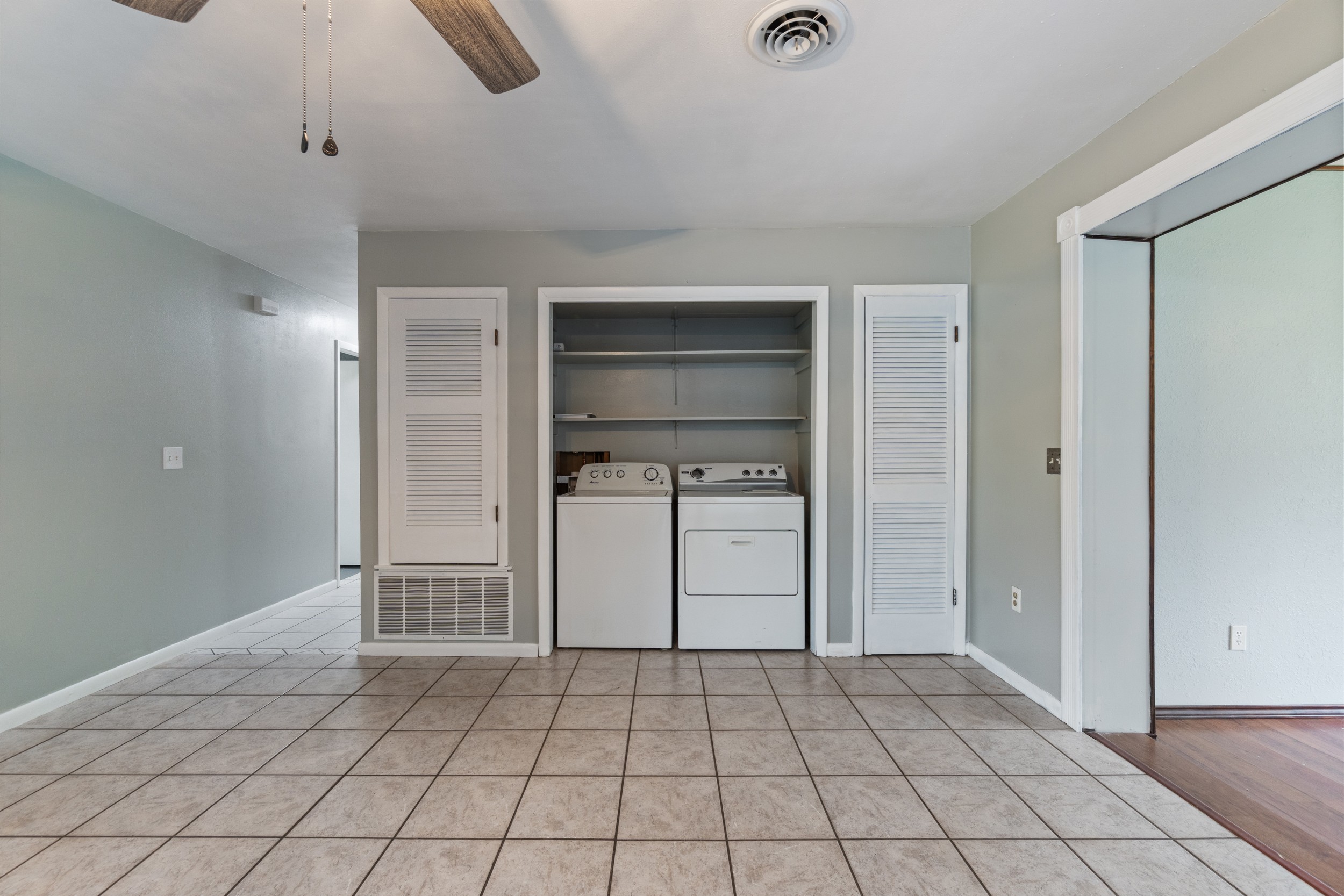Bentonville, Arkansas, 72712, United States, 4 Bedrooms Bedrooms, ,3 BathroomsBathrooms,Residential,For Sale,1819877