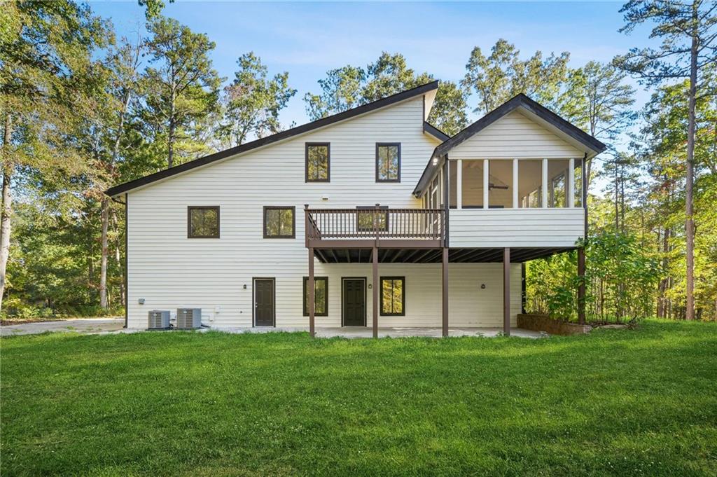 Snellville, Georgia, 30039, United States, 5 Bedrooms Bedrooms, ,4 BathroomsBathrooms,Residential,For Sale,1993862