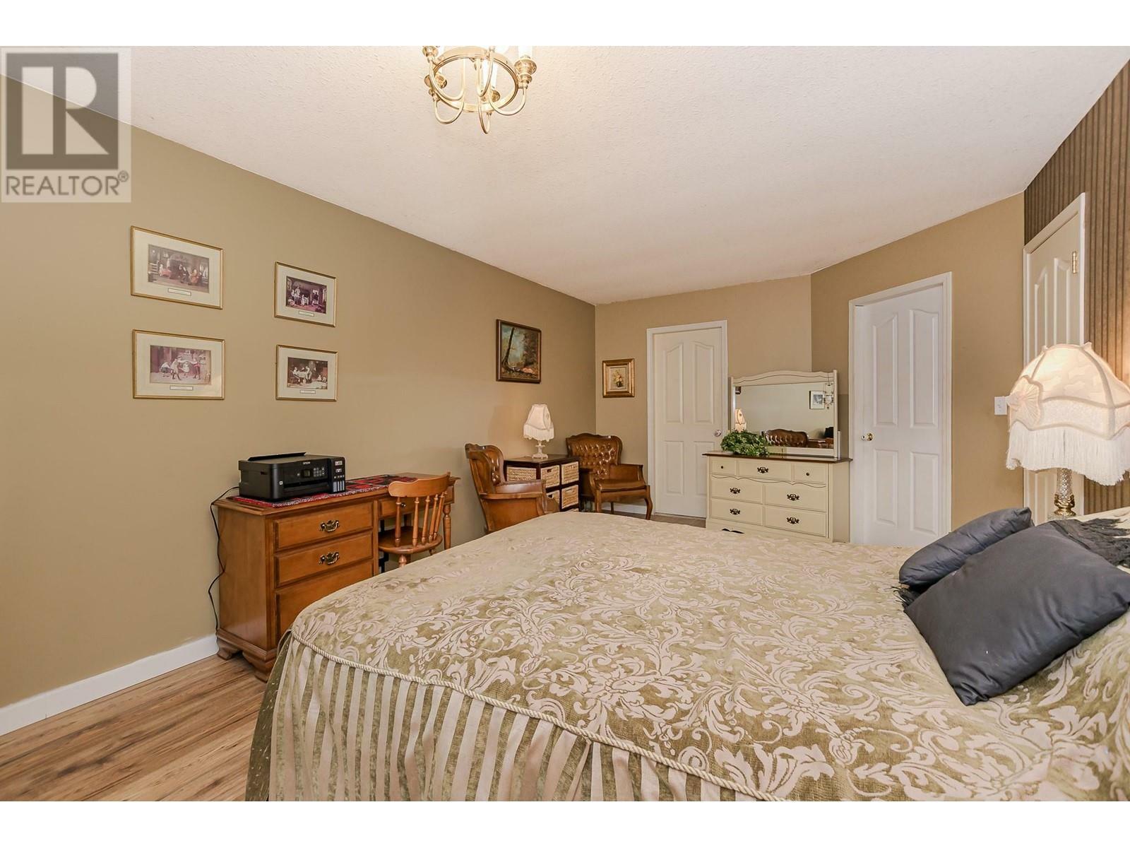 SALMON ARM, British Columbia, V1E 3C2, CA, 5 Bedrooms Bedrooms, ,3 BathroomsBathrooms,Residential,For Sale,1838319