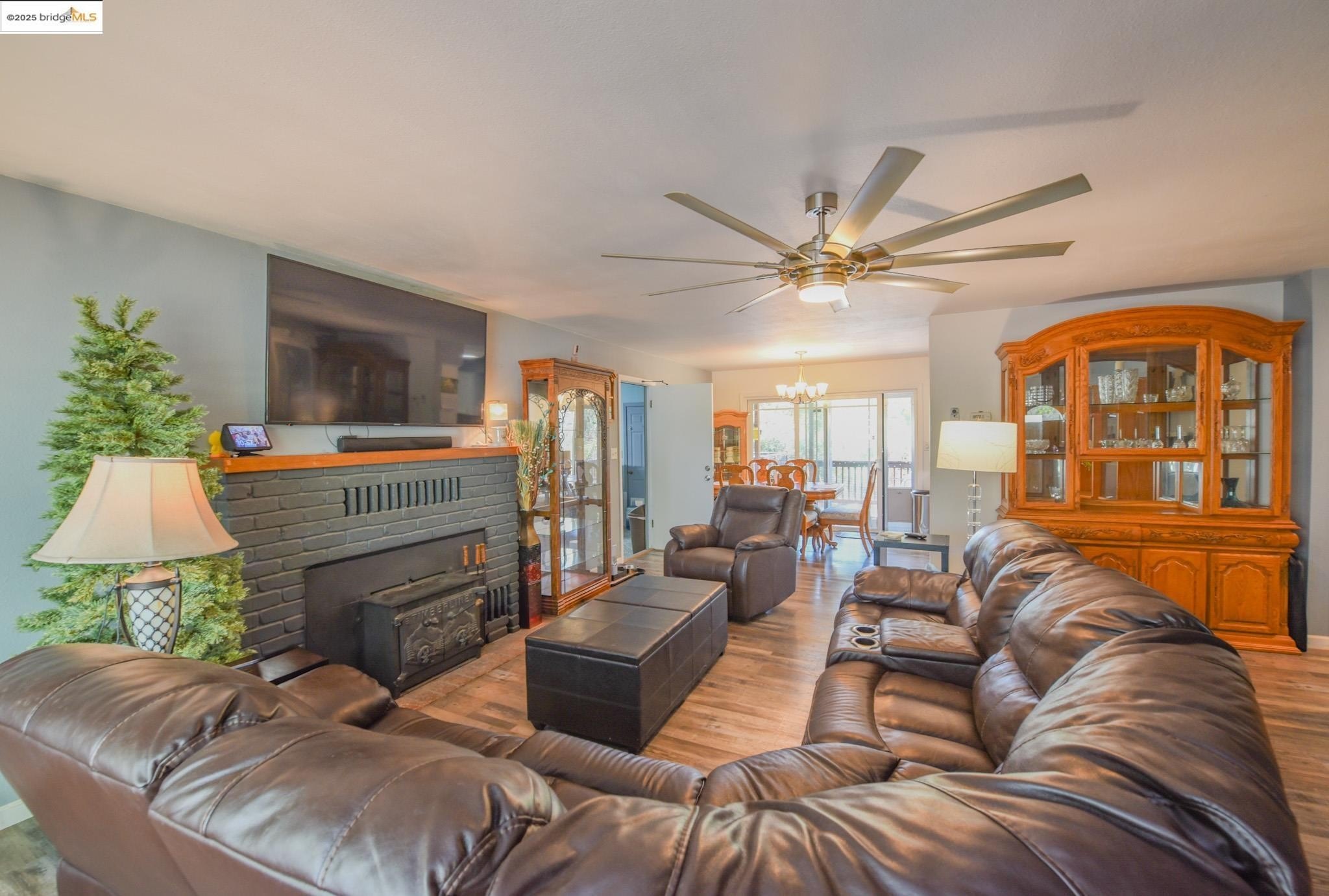Sonora, California, 95370, United States, 4 Bedrooms Bedrooms, ,2 BathroomsBathrooms,Residential,For Sale,1917180