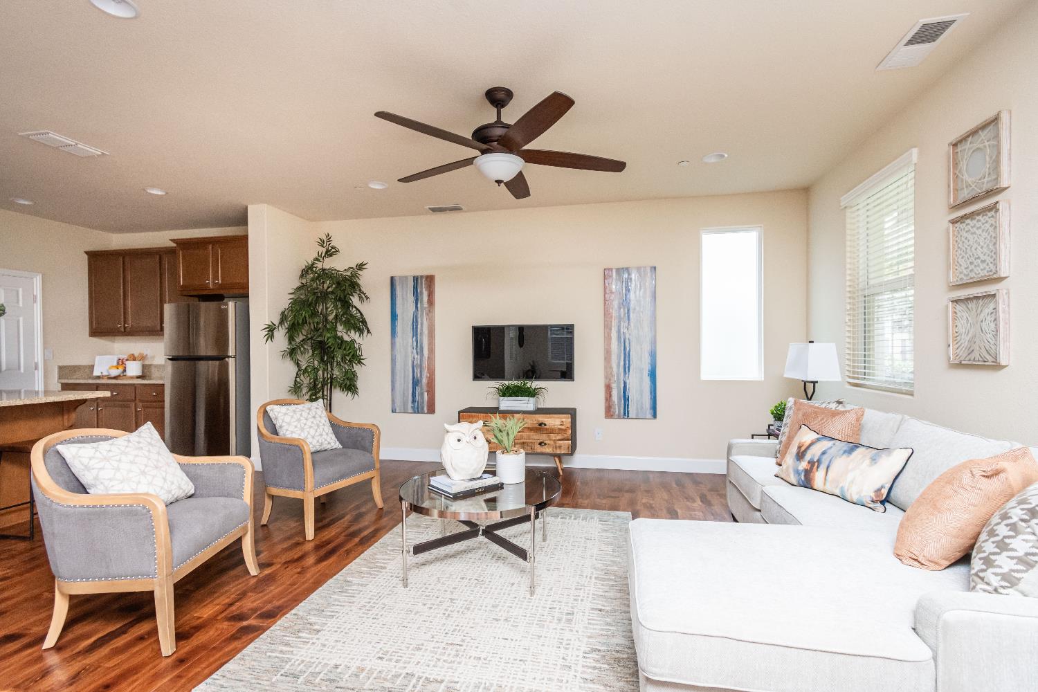 Folsom, California, 95630, United States, 4 Bedrooms Bedrooms, ,3 BathroomsBathrooms,Residential,For Sale,2000807