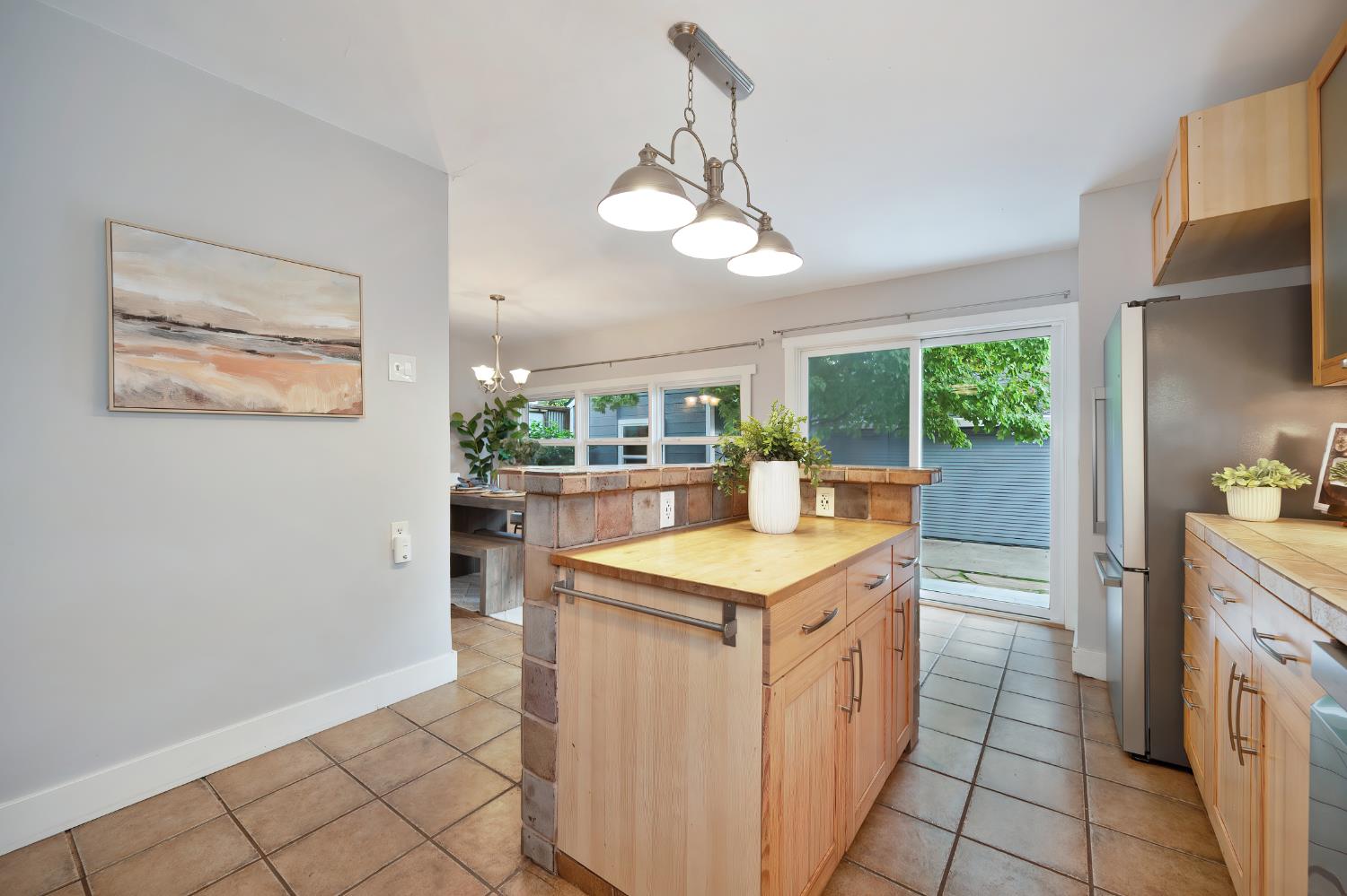 Sacramento, California, 95817, United States, 2 Bedrooms Bedrooms, ,1 BathroomBathrooms,Residential,For Sale,1991606