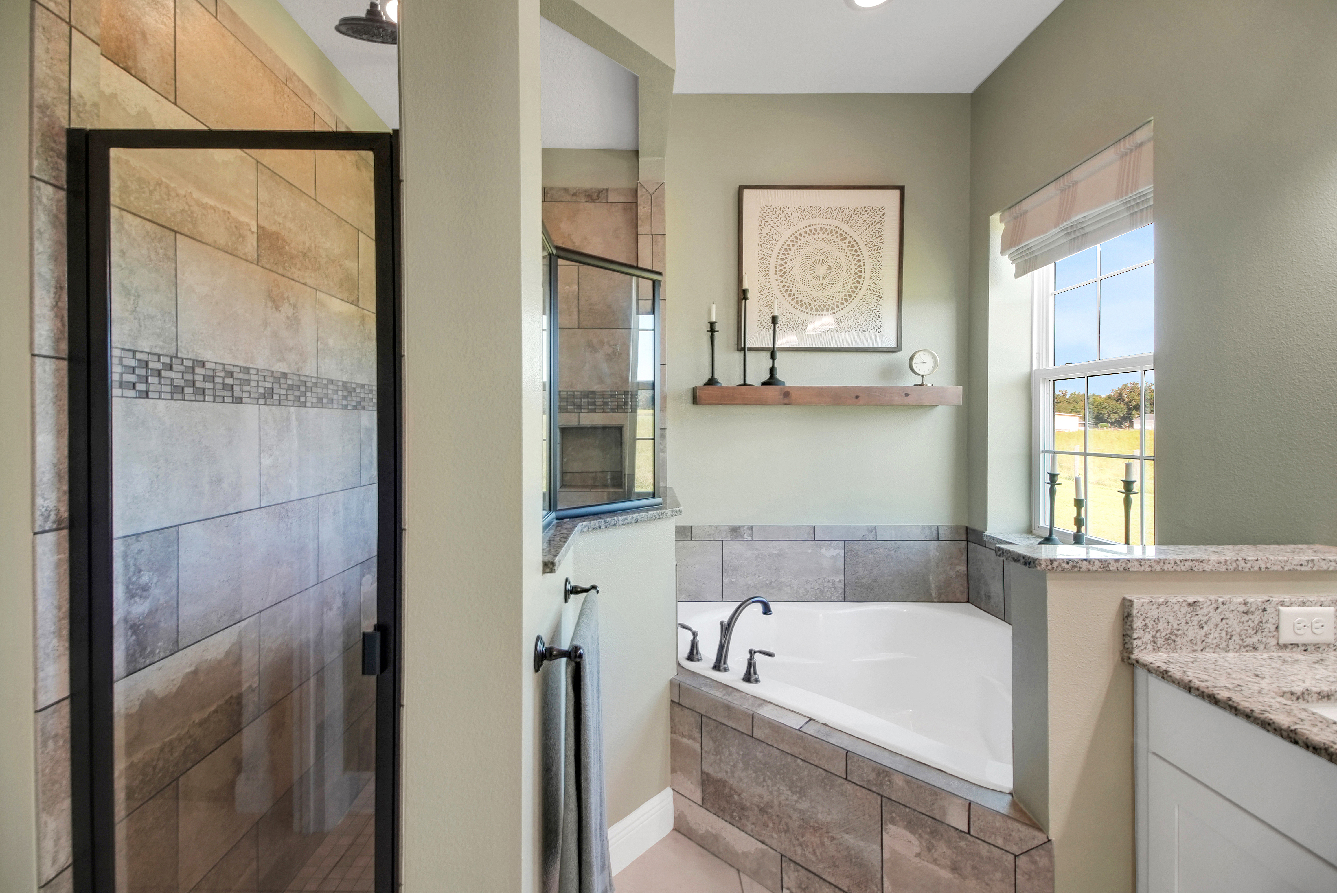 Oxford, Florida, 34484, United States, 4 Bedrooms Bedrooms, ,3 BathroomsBathrooms,Residential,For Sale,1983578