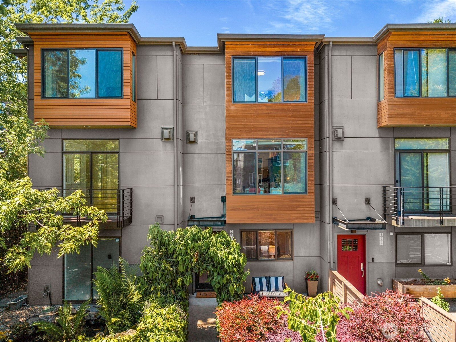 Seattle, Washington, 98112, United States, 3 Bedrooms Bedrooms, ,2 BathroomsBathrooms,Residential,For Sale,1850113