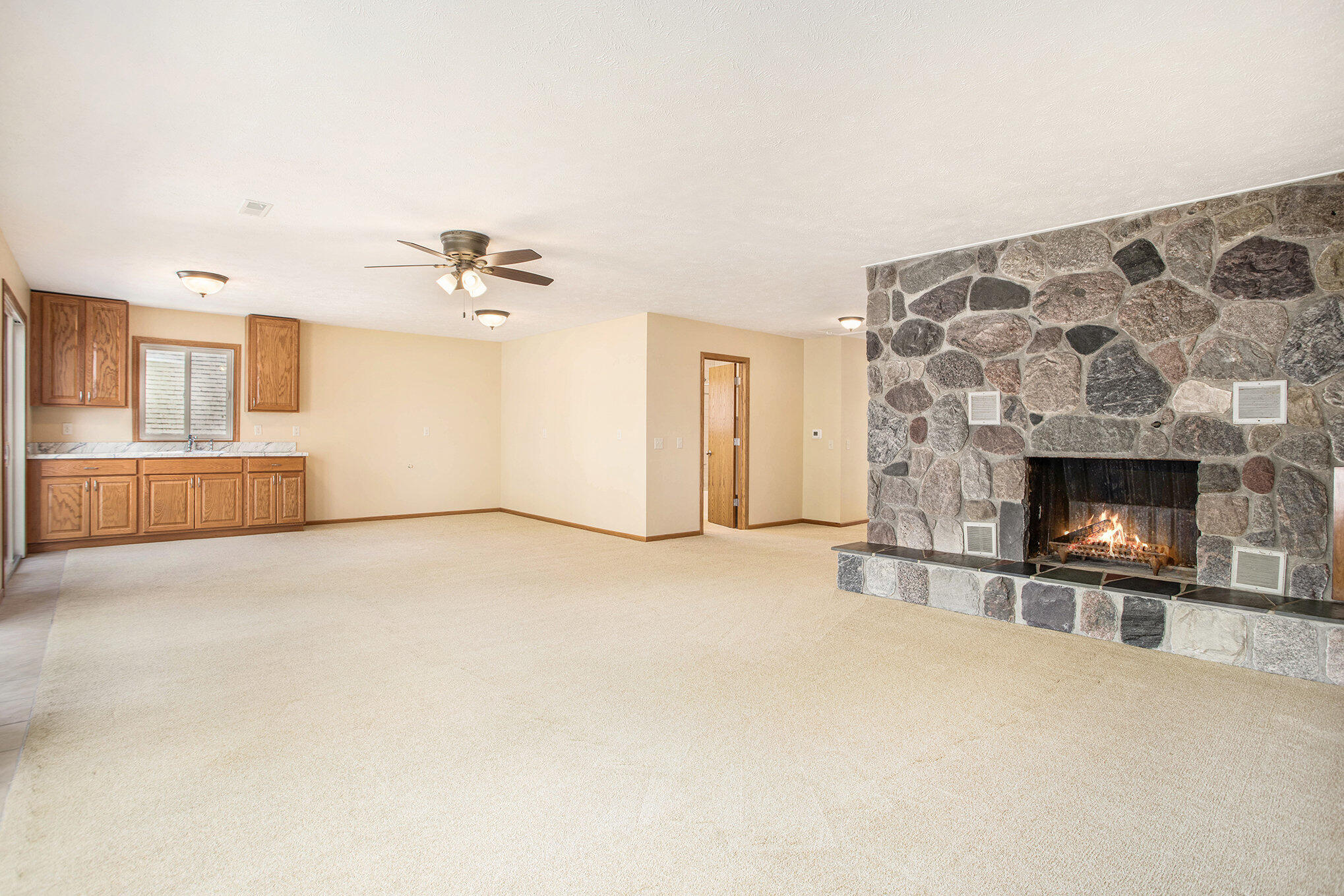 Shelbyville, Michigan, 49344, United States, 4 Bedrooms Bedrooms, ,2 BathroomsBathrooms,Residential,For Sale,1941046