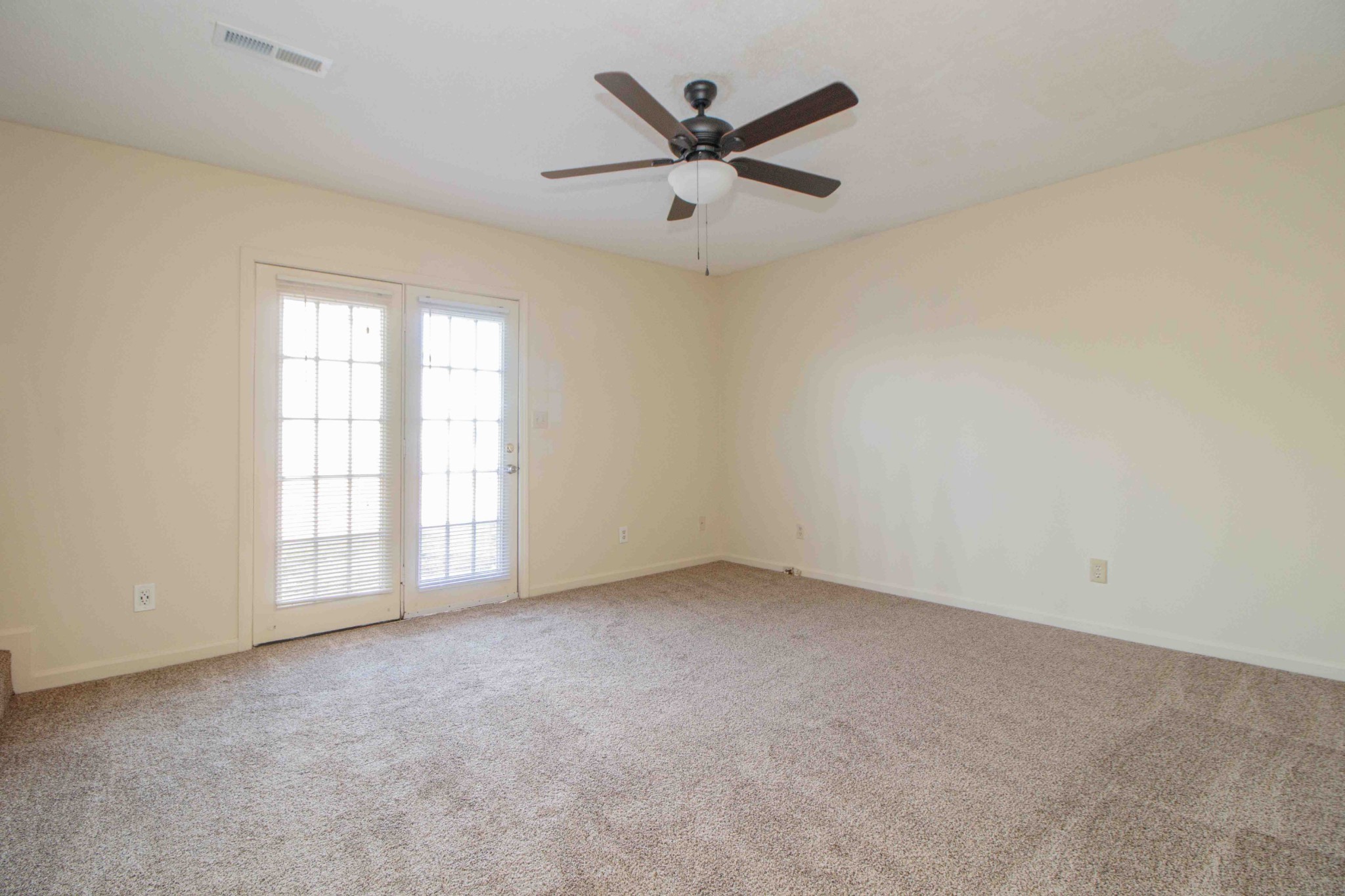 Clarksville, Tennessee, 37042, United States, ,Residential,For Sale,1943496