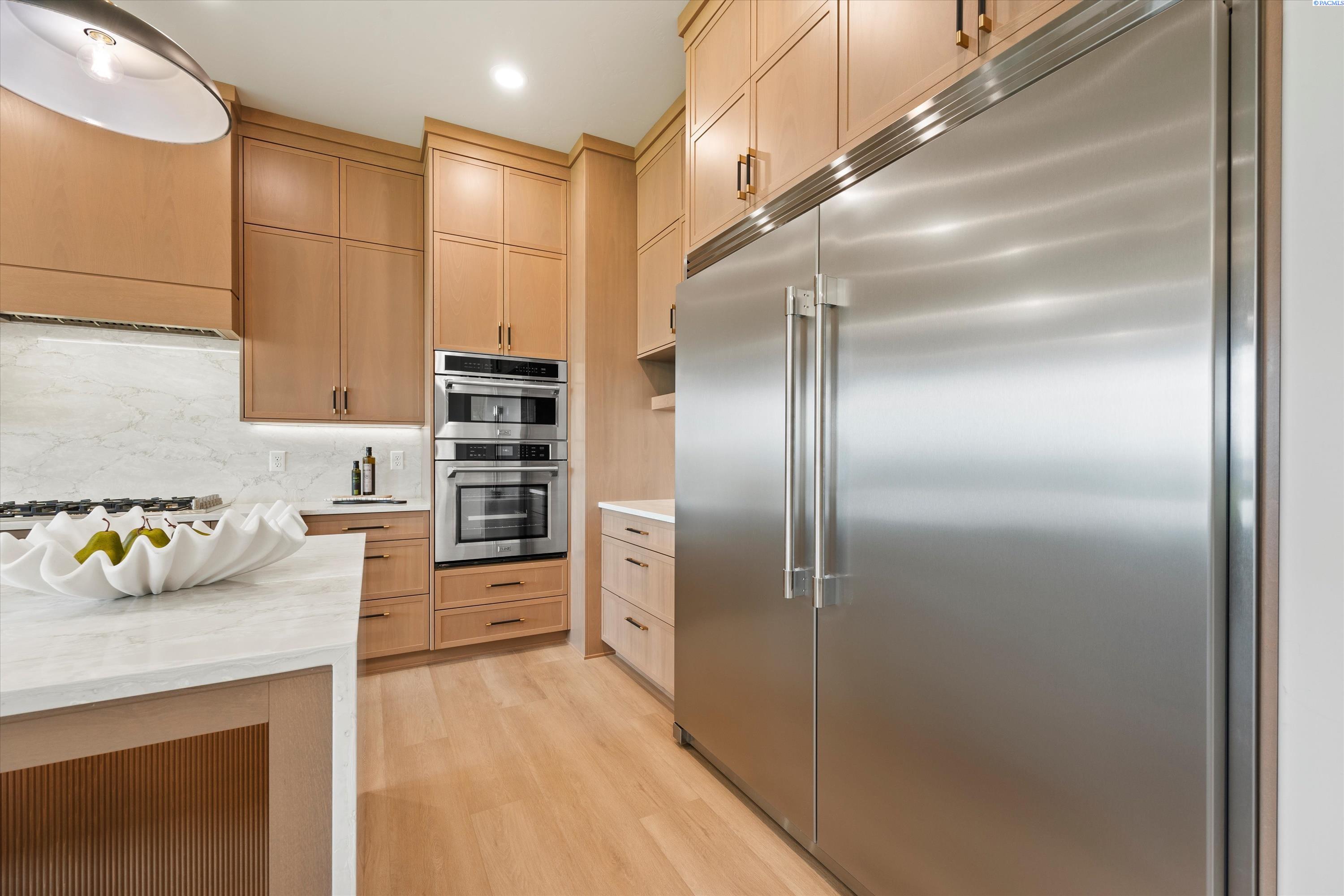 Kennewick, Washington, 99338, United States, 4 Bedrooms Bedrooms, ,4 BathroomsBathrooms,Residential,For Sale,1993366