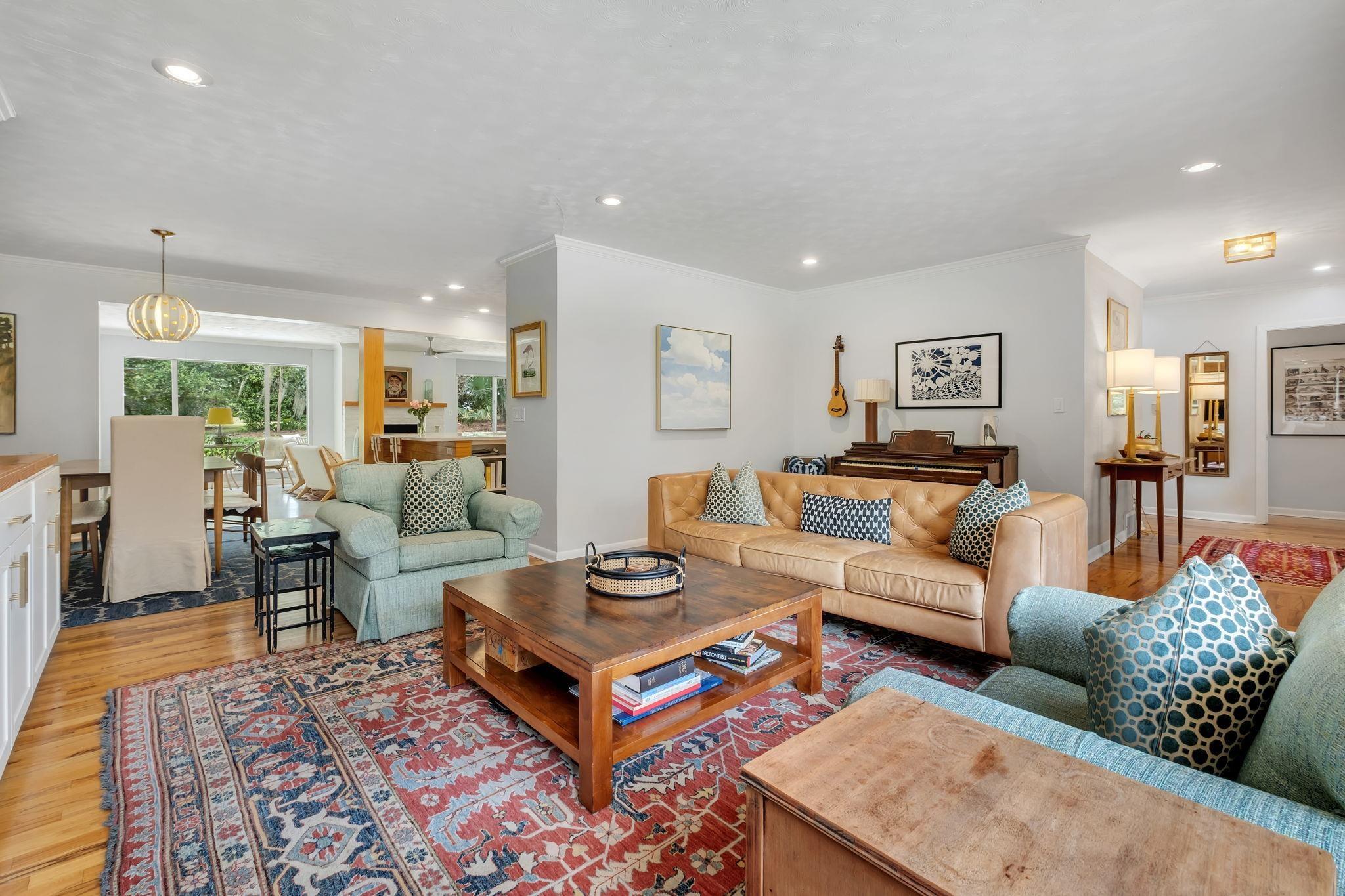 Tallahassee, Florida, 32308, United States, 4 Bedrooms Bedrooms, ,3 BathroomsBathrooms,Residential,For Sale,1965482