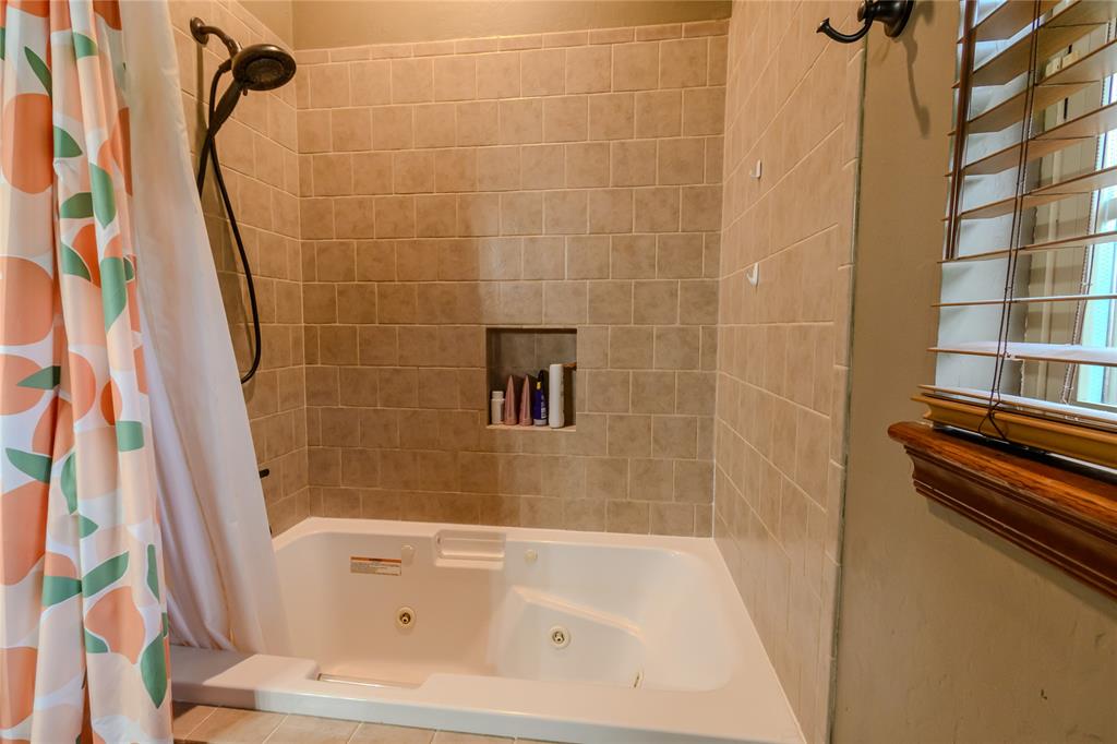 Choctaw, Oklahoma, 73020, United States, 4 Bedrooms Bedrooms, ,3 BathroomsBathrooms,Residential,For Sale,1981358