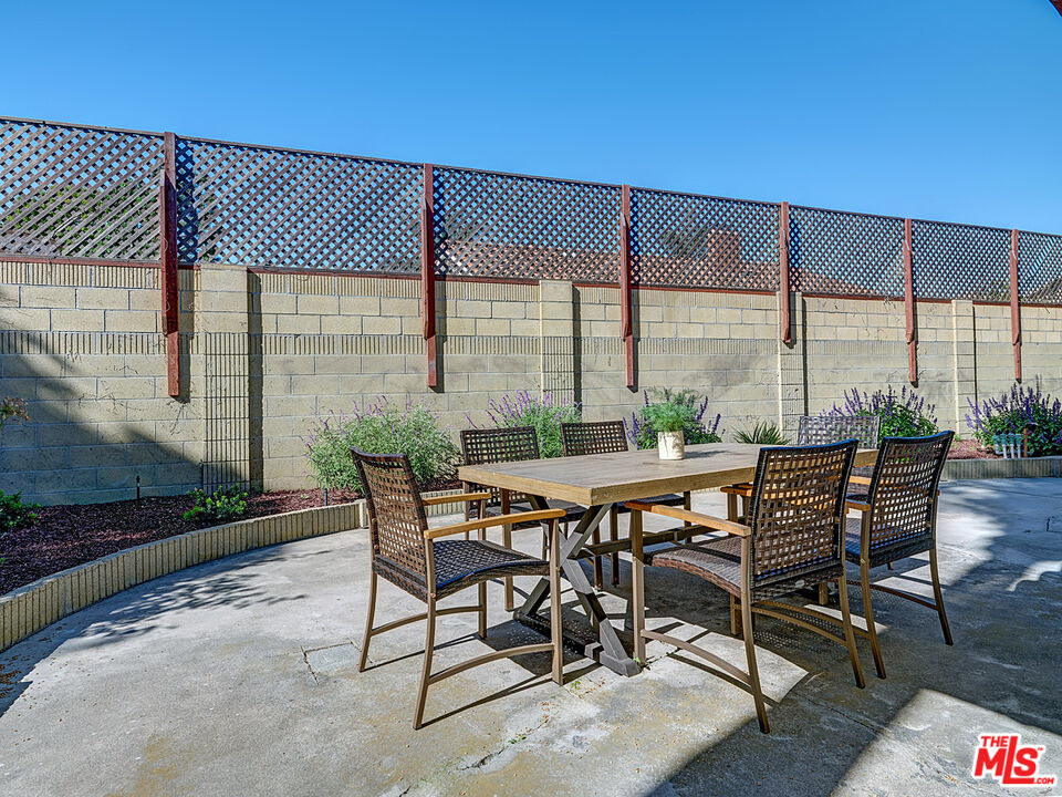 Huntington Beach, California, 92649, United States, 3 Bedrooms Bedrooms, ,2 BathroomsBathrooms,Residential,For Sale,2003446