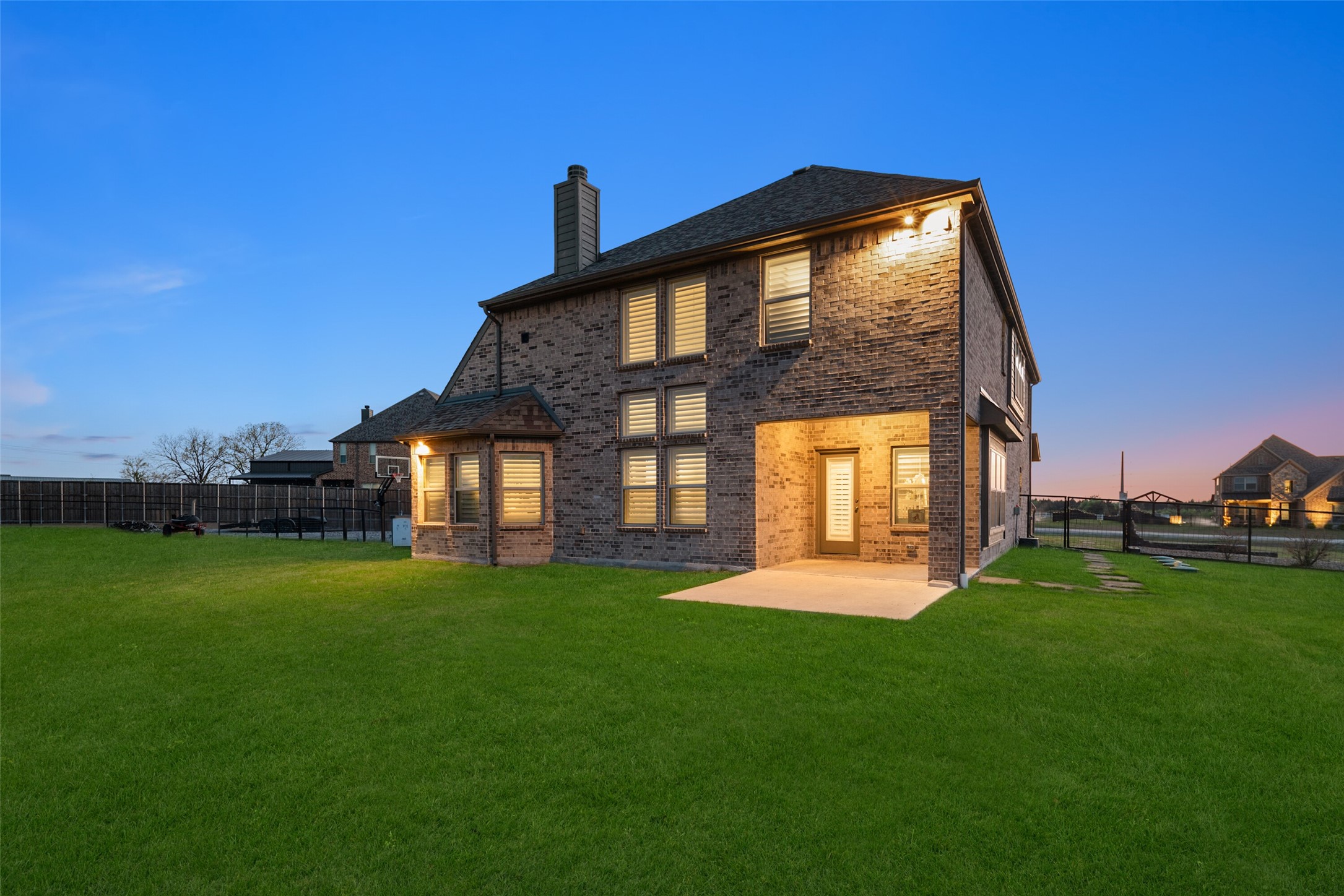 Van Alstyne, Texas, 75495, United States, 4 Bedrooms Bedrooms, ,4 BathroomsBathrooms,Residential,For Sale,1874431